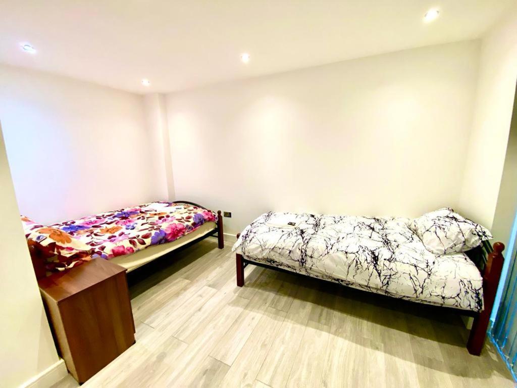 One Bedroom On Ground Floor In With Car Park Apartamento Londres