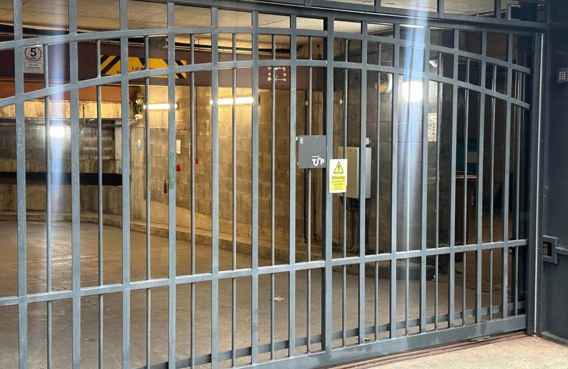 Tower Bridge Shad Thames Chiq Gated Parking *