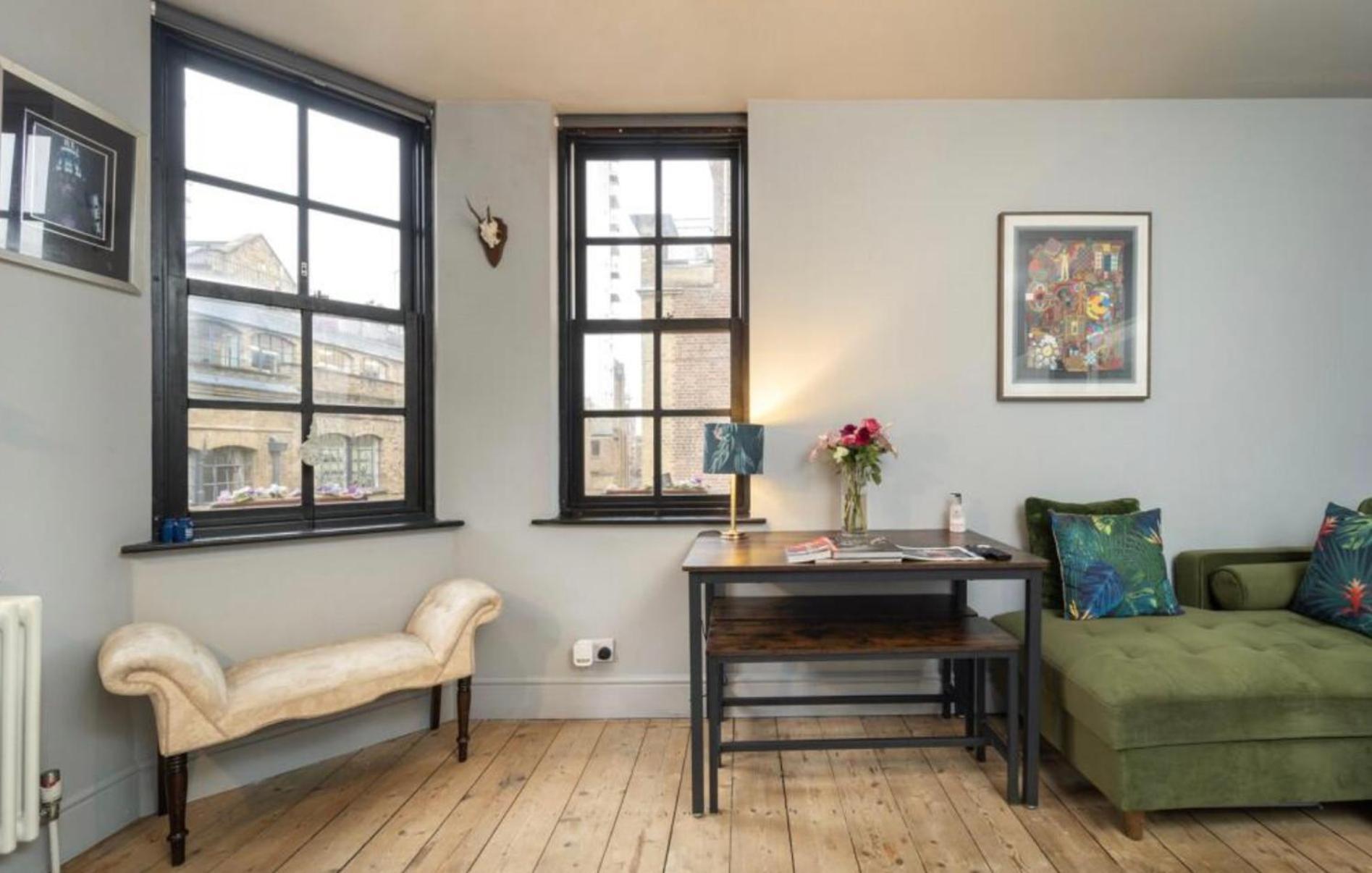 Tower Bridge Shad Thames Chiq Gated Parking * London