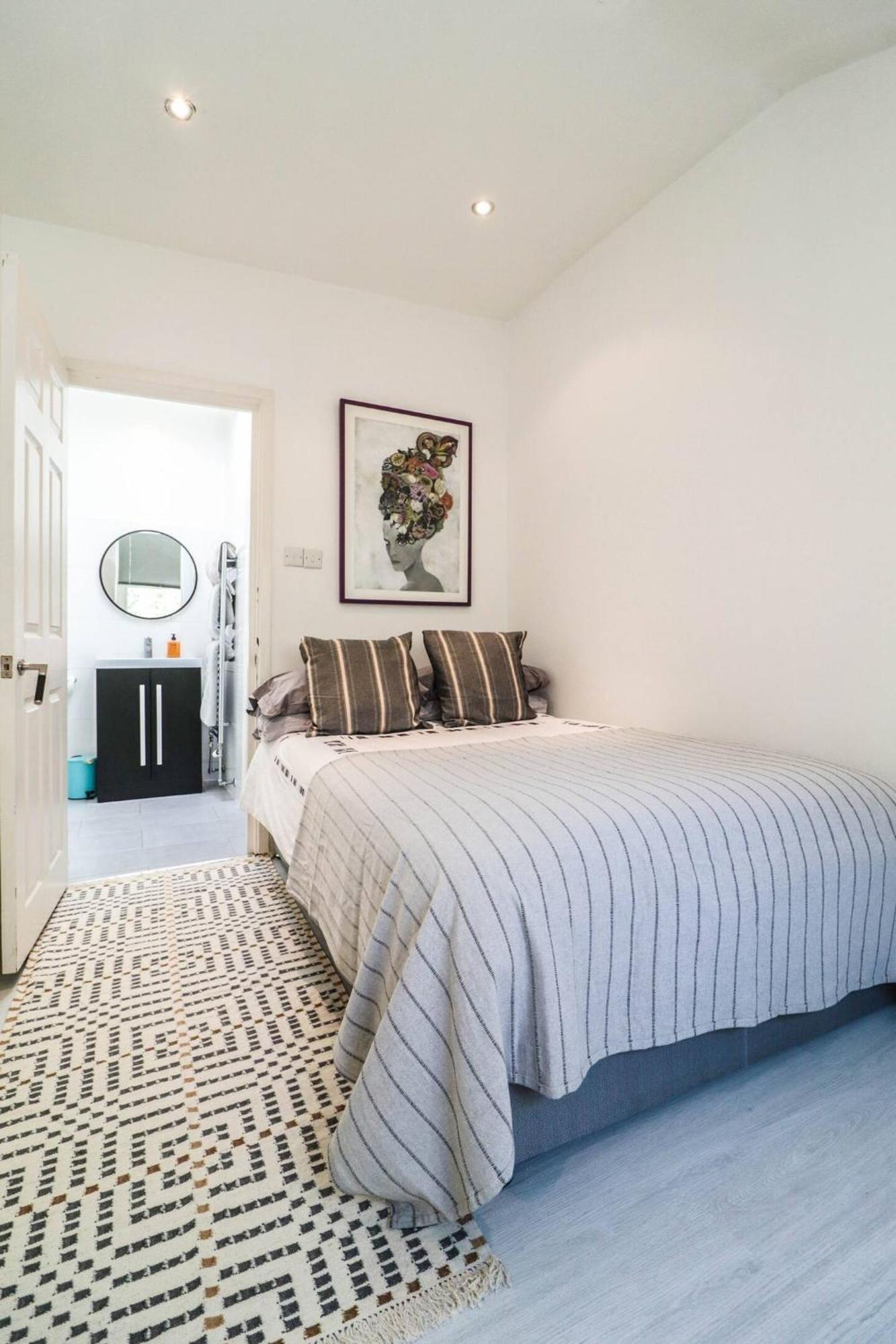 Hyde Park Luxe 2br - 4min Walk Paddington Station Apartment