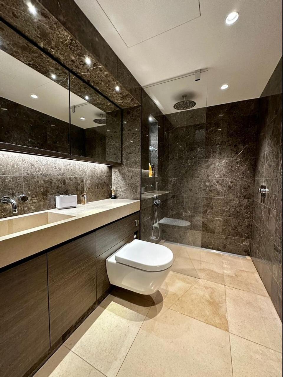 Iconic Luxury 2 Bed 2 Bath London