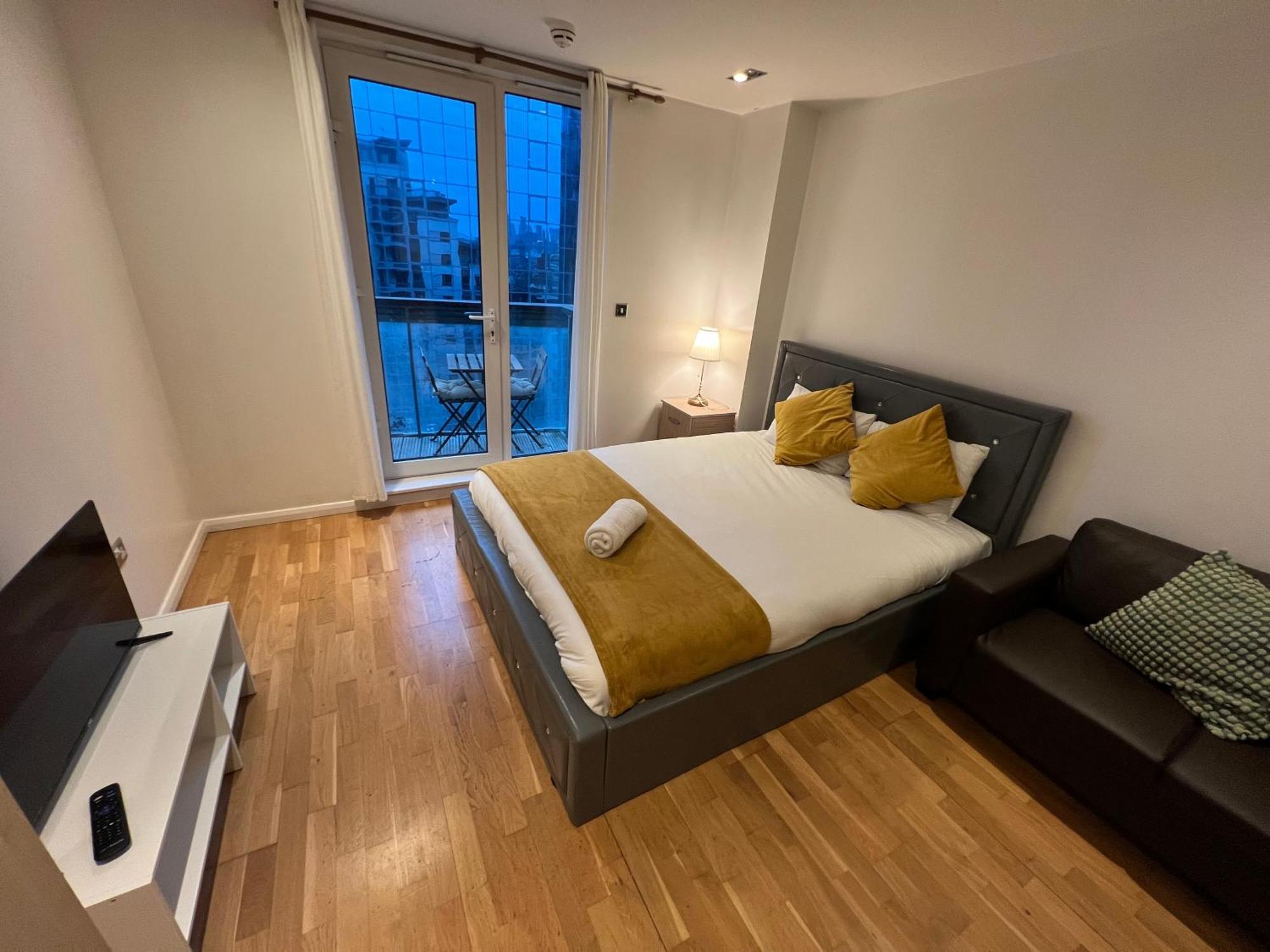 Canary Wharf O2 Arena Excel Greenwich Apartment