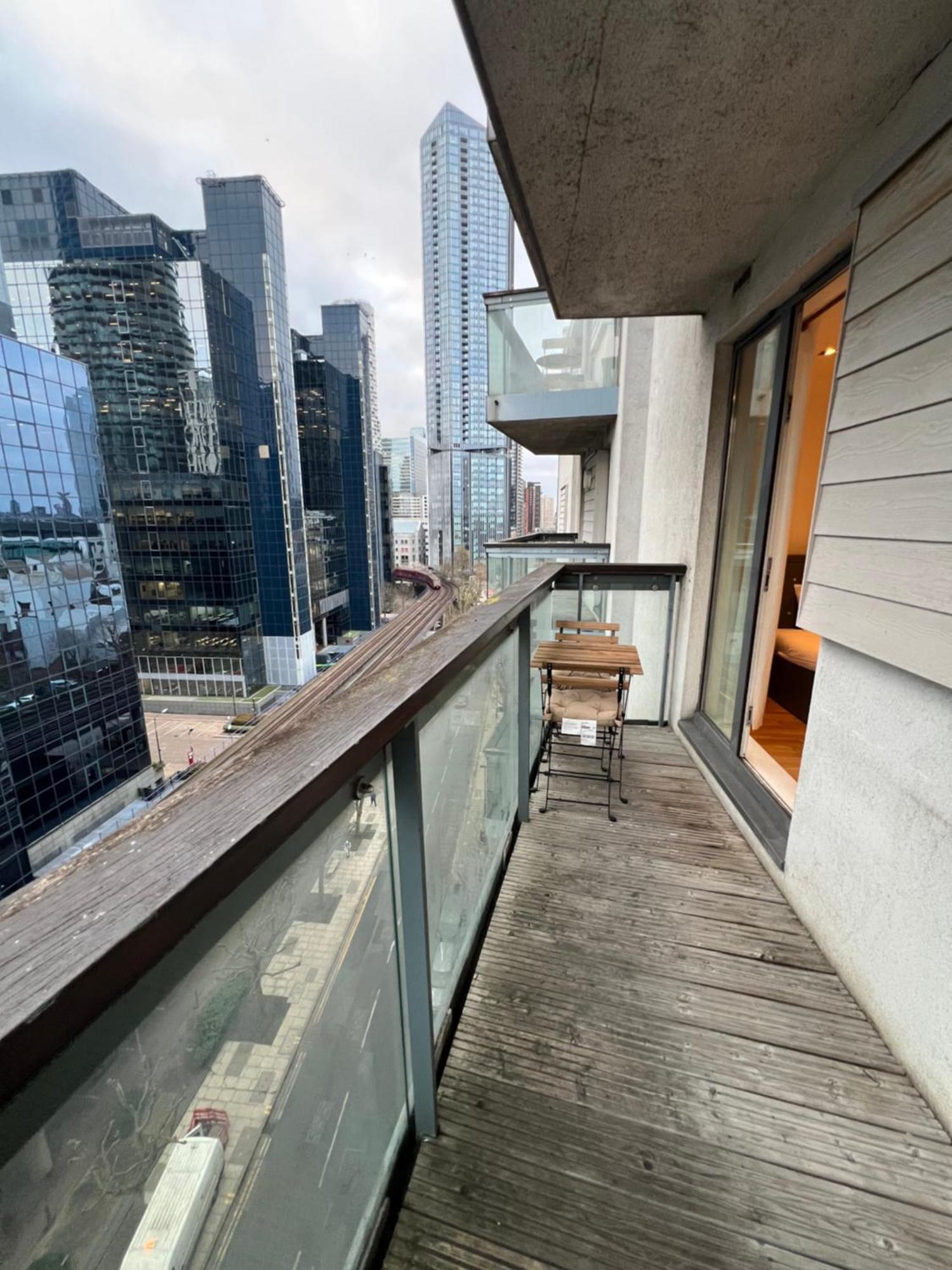 Canary Wharf O2 Arena Excel Greenwich Apartment
