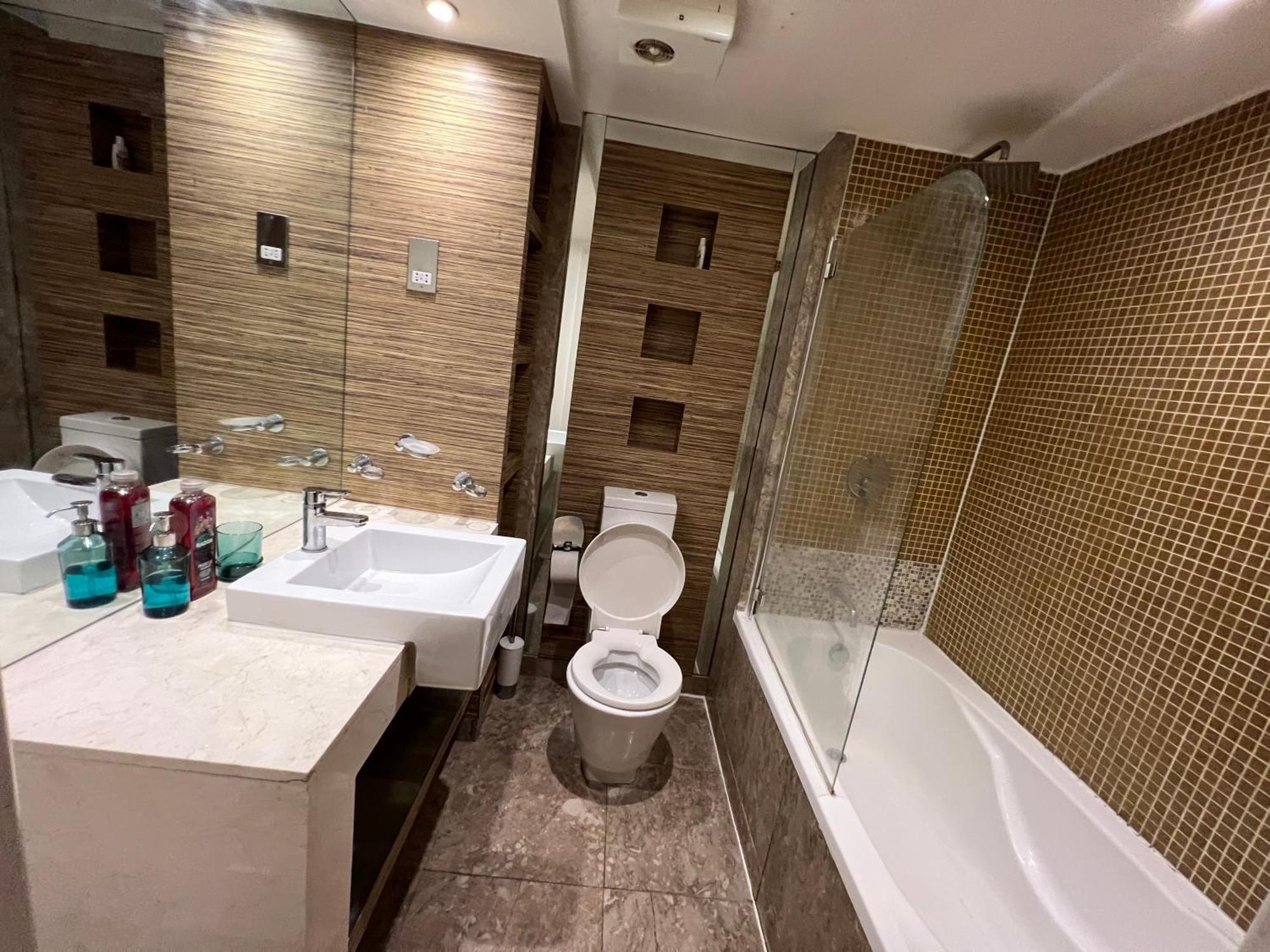 Canary Wharf O2 Arena Excel Greenwich Apartment London