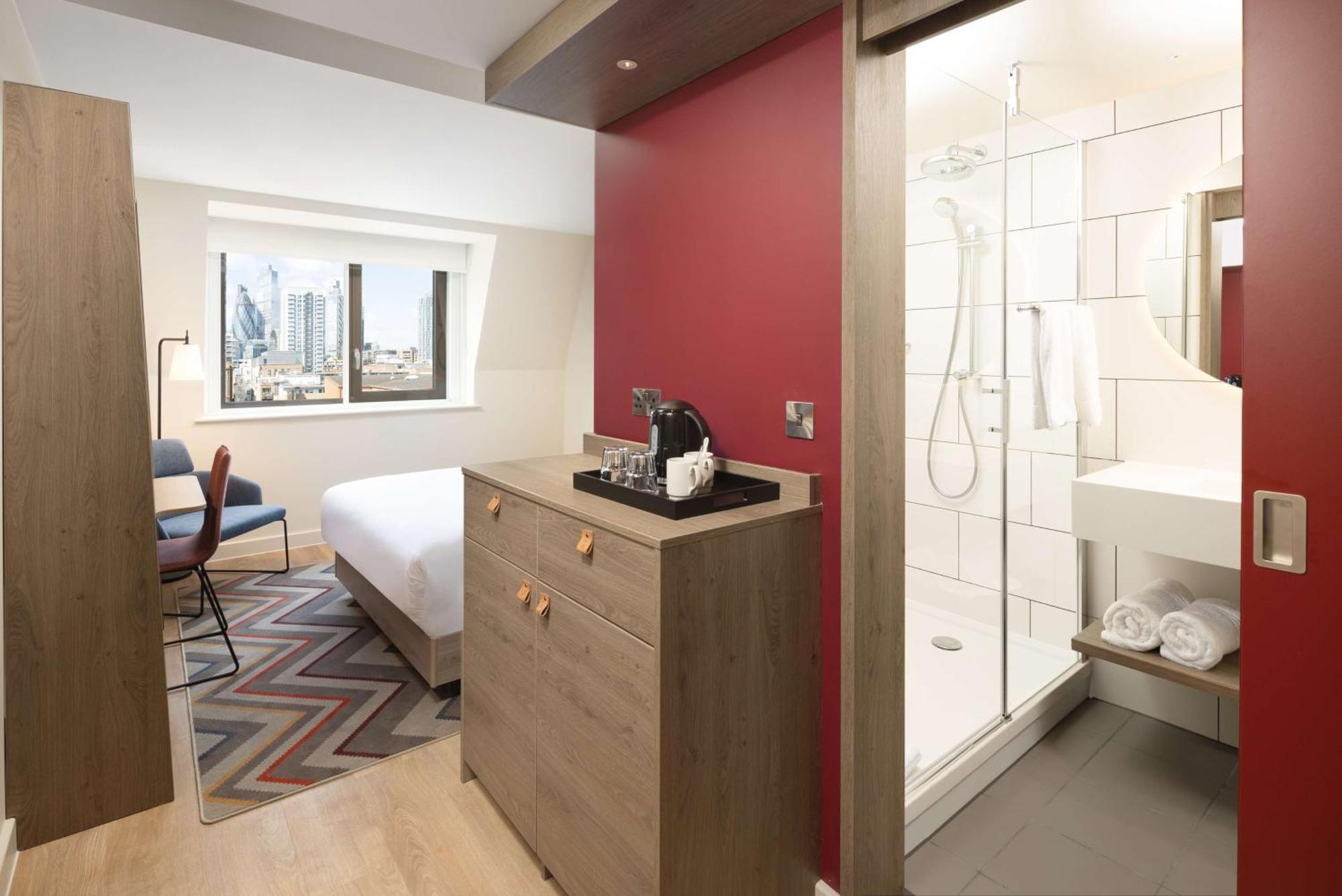 Hotel Hampton By Hilton 4*