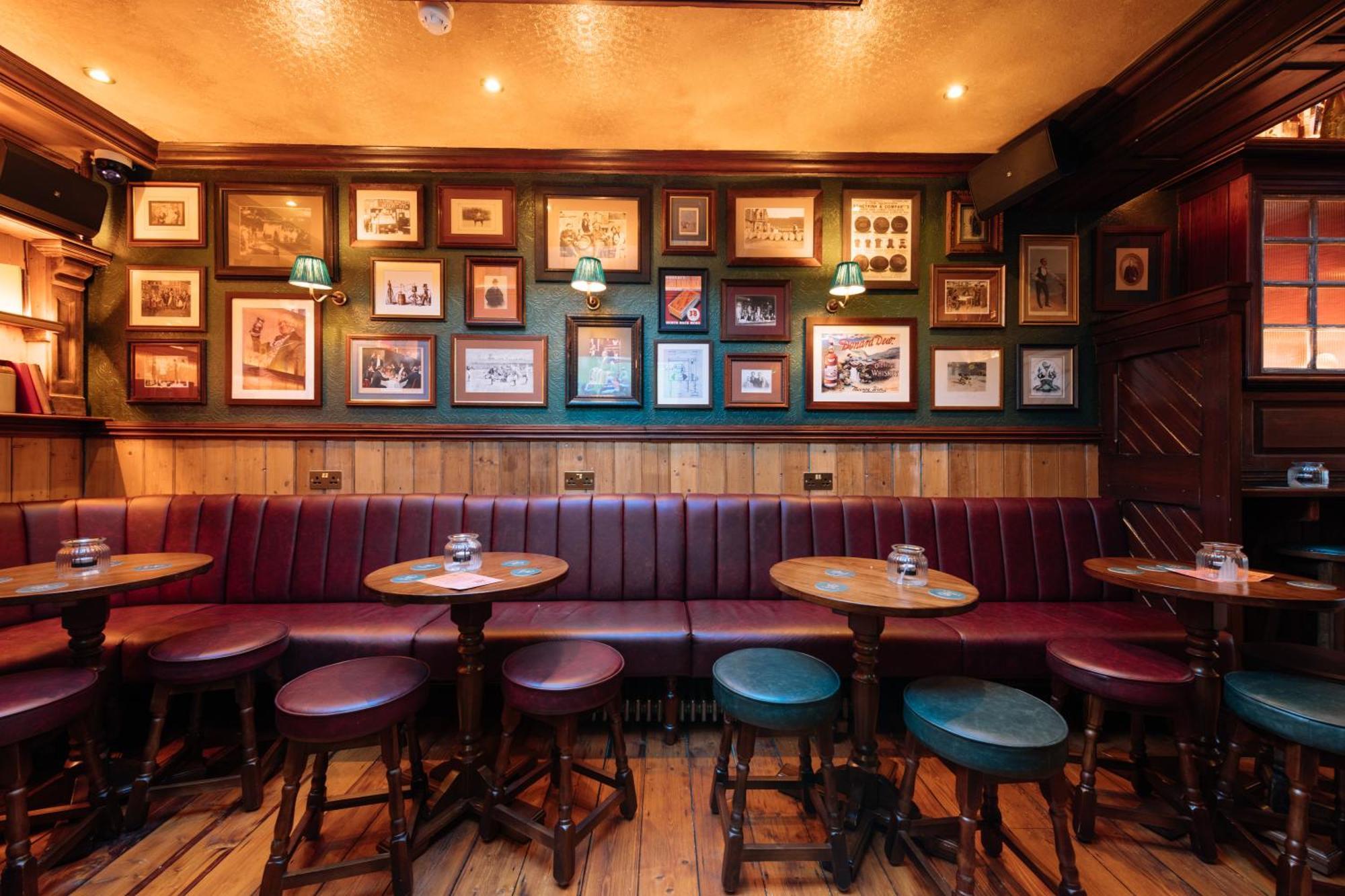 Guest house The Crown Pub & London