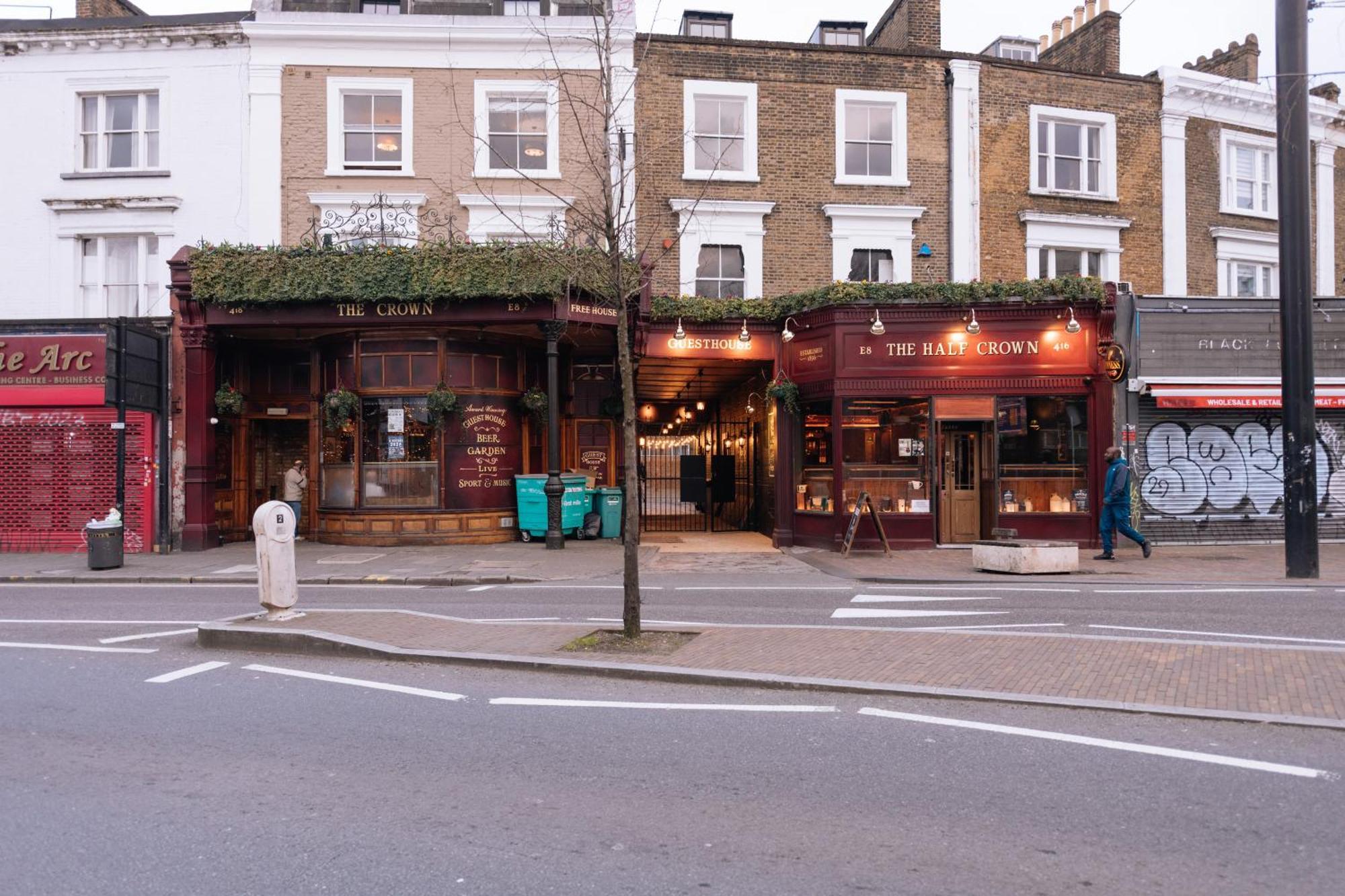 The Crown Pub & Guest house