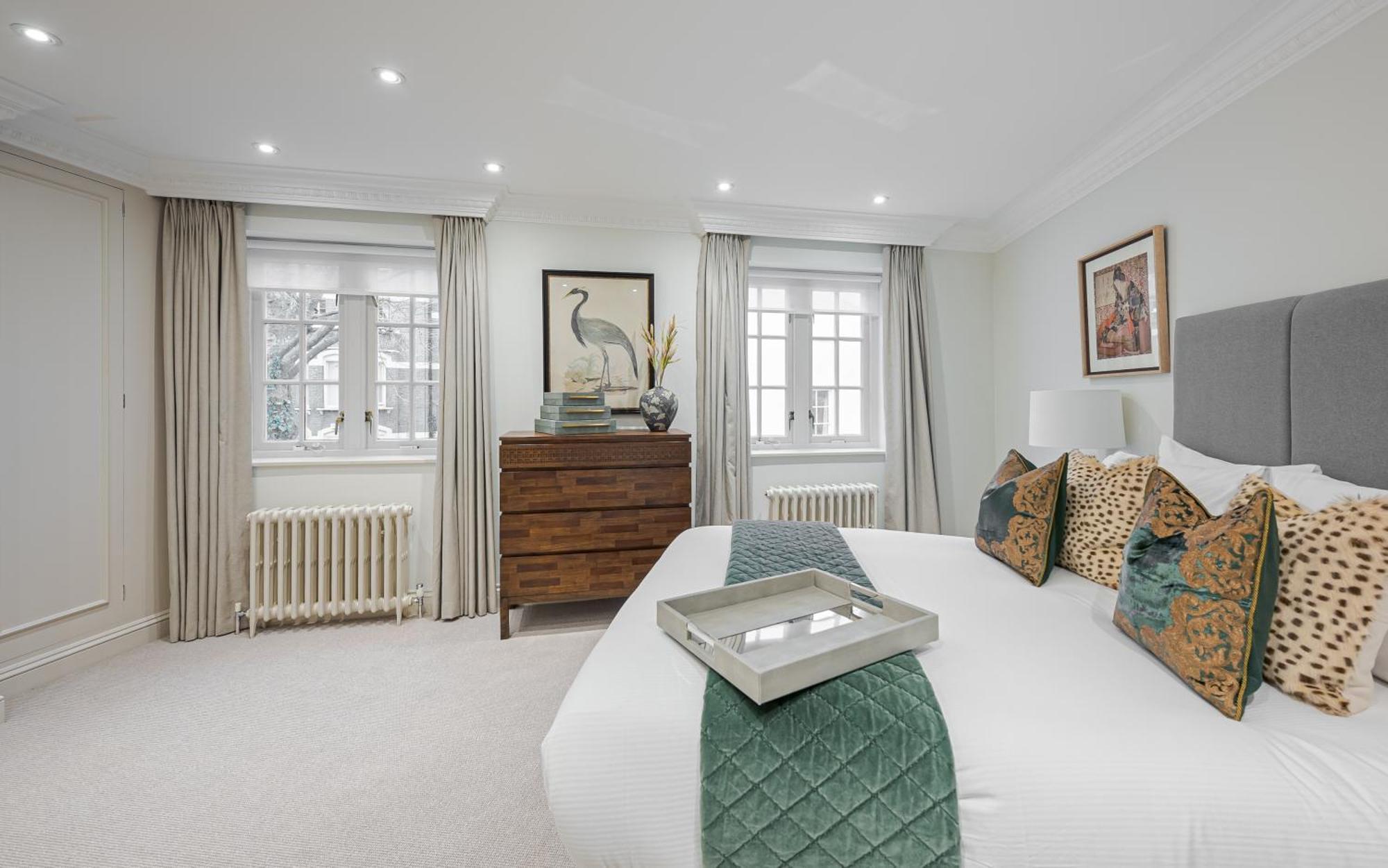 Apartment Luxury Belgravia 3br House With Skylights, Ac And Garage Parking London