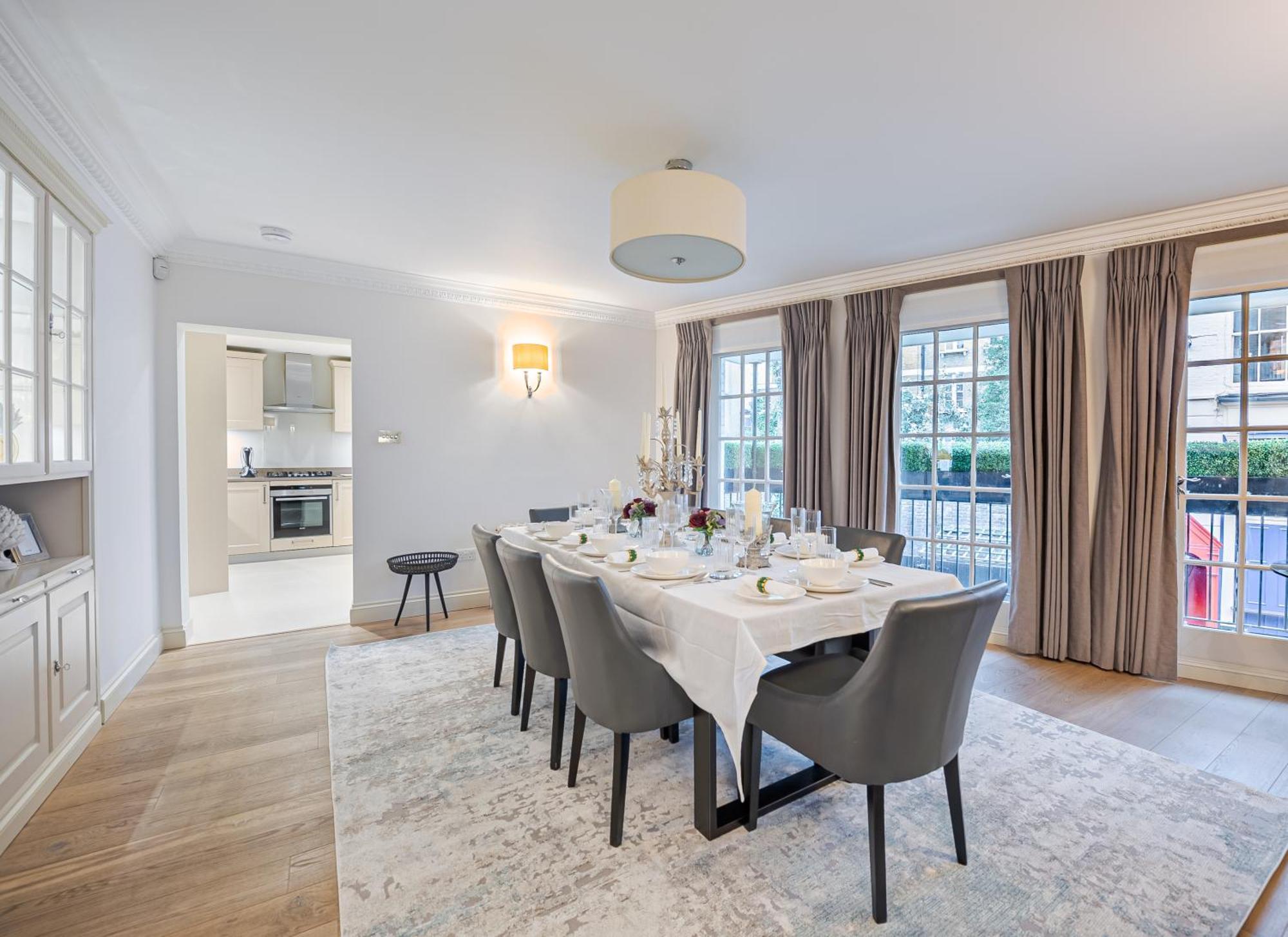 Luxury Belgravia 3br House With Skylights, Ac And Garage Parking *