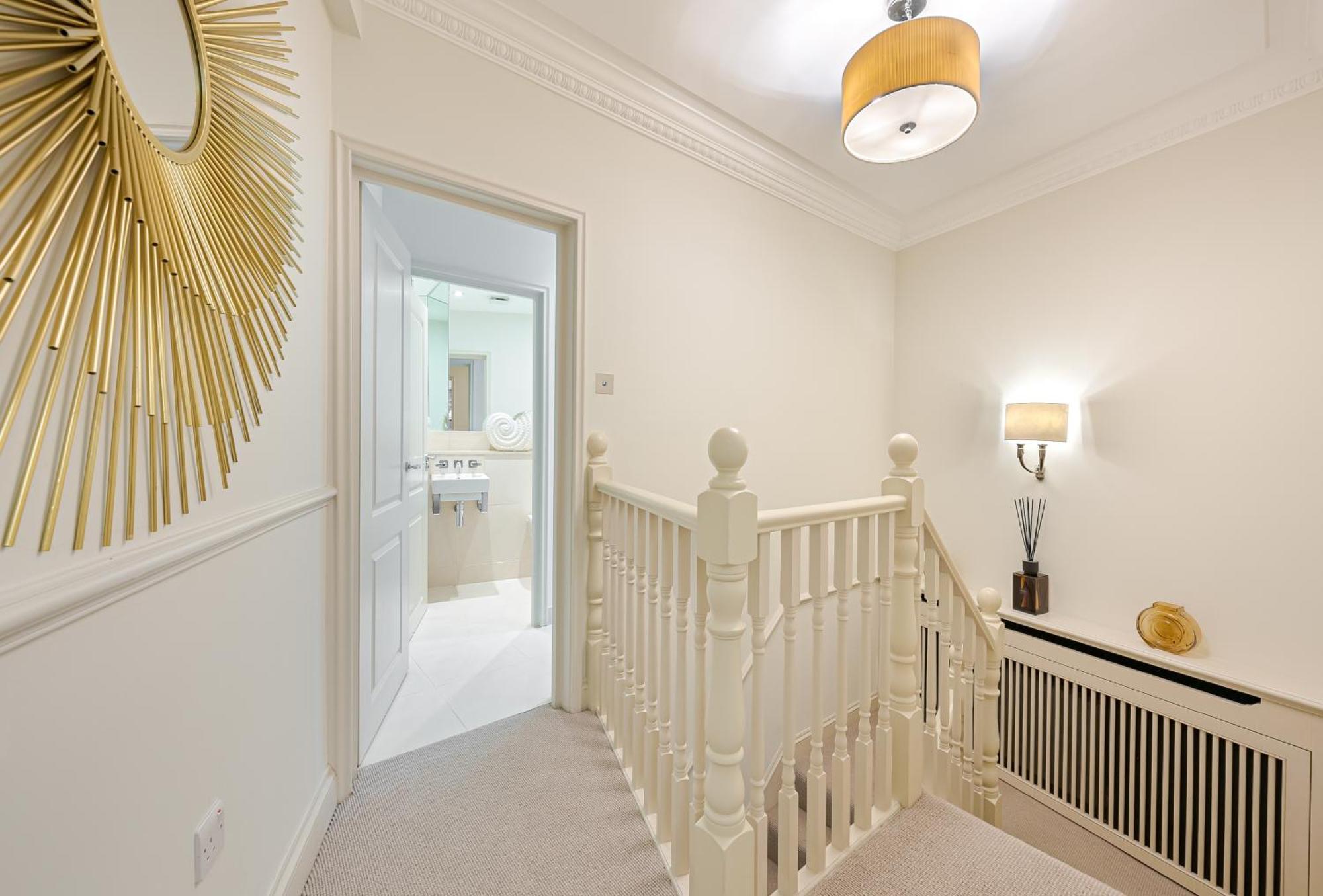 Luxury Belgravia 3br House With Skylights, Ac And Garage Parking Apartment *