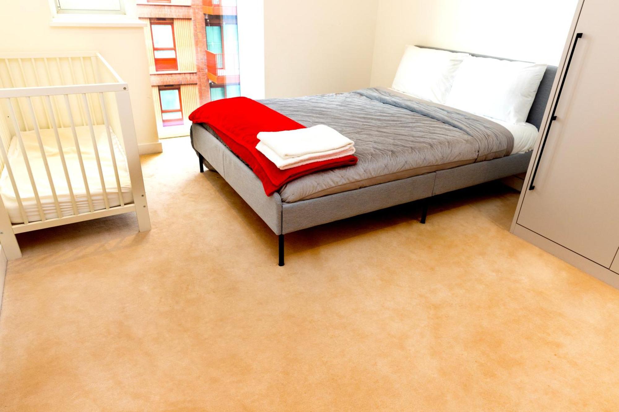 The Place- Greenwich 2-Bed Flat *