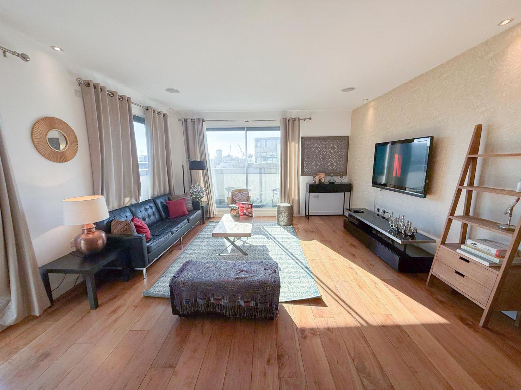 Ample 3-bedroom Flat With Lift In Kings Cross, Islington * London