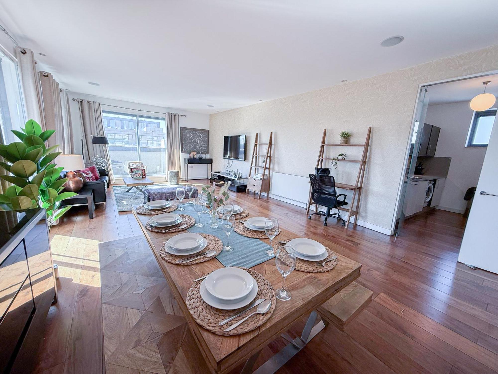 Ample 3-bedroom Flat With Lift In Kings Cross, Islington *