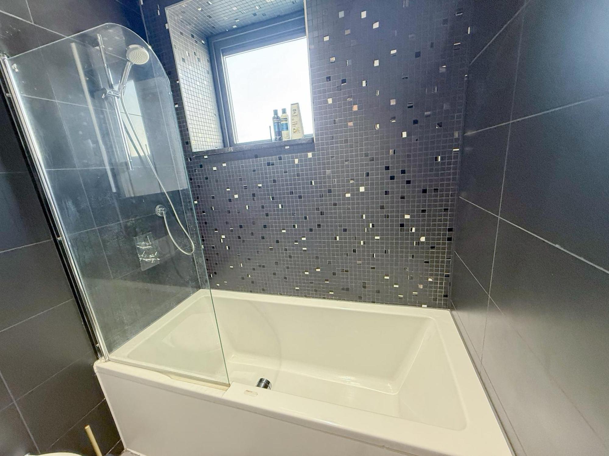 Ample 3-bedroom Flat With Lift In Kings Cross, Islington Apartment