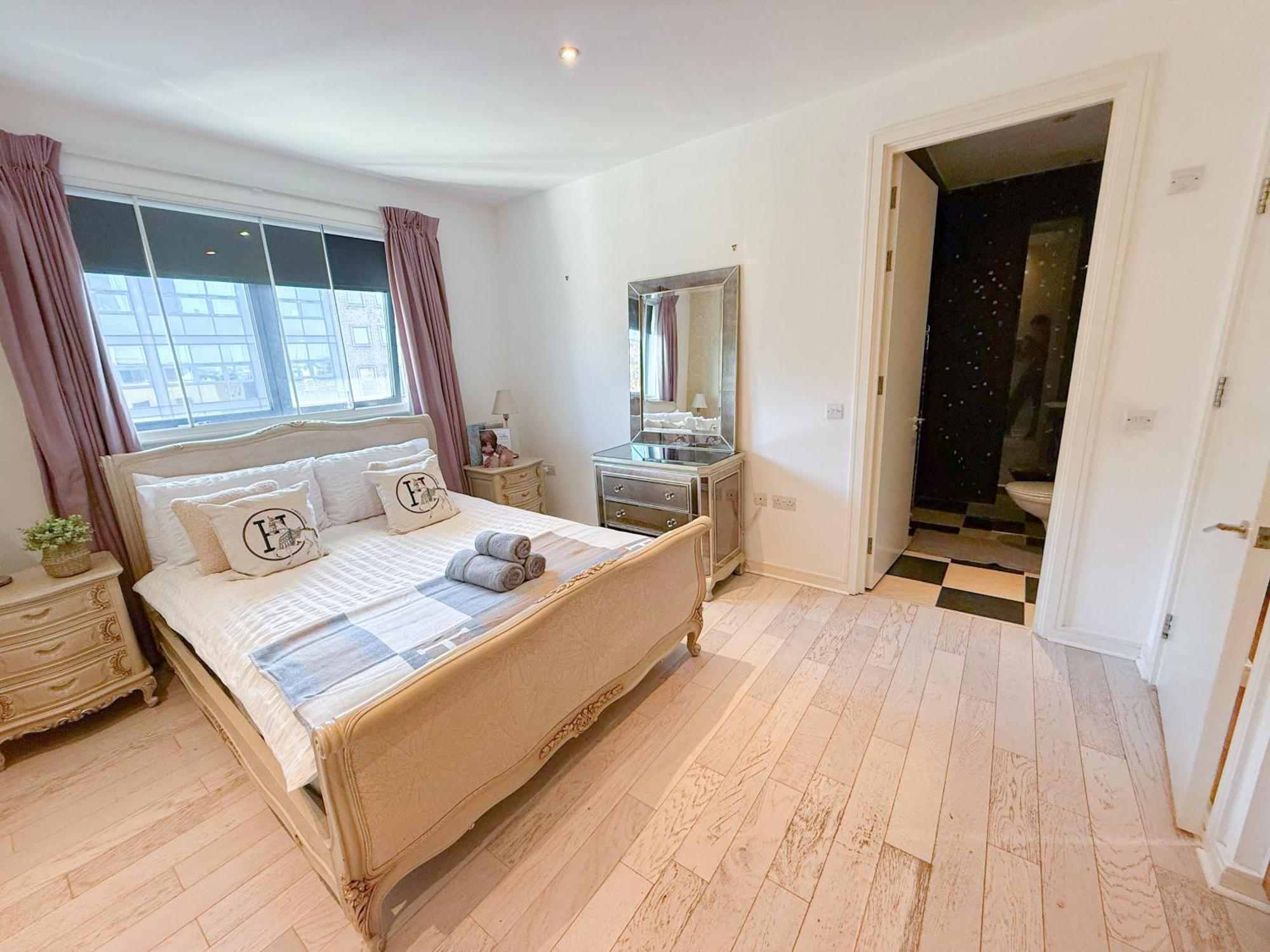 Apartment Ample 3-bedroom Flat With Lift In Kings Cross, Islington London