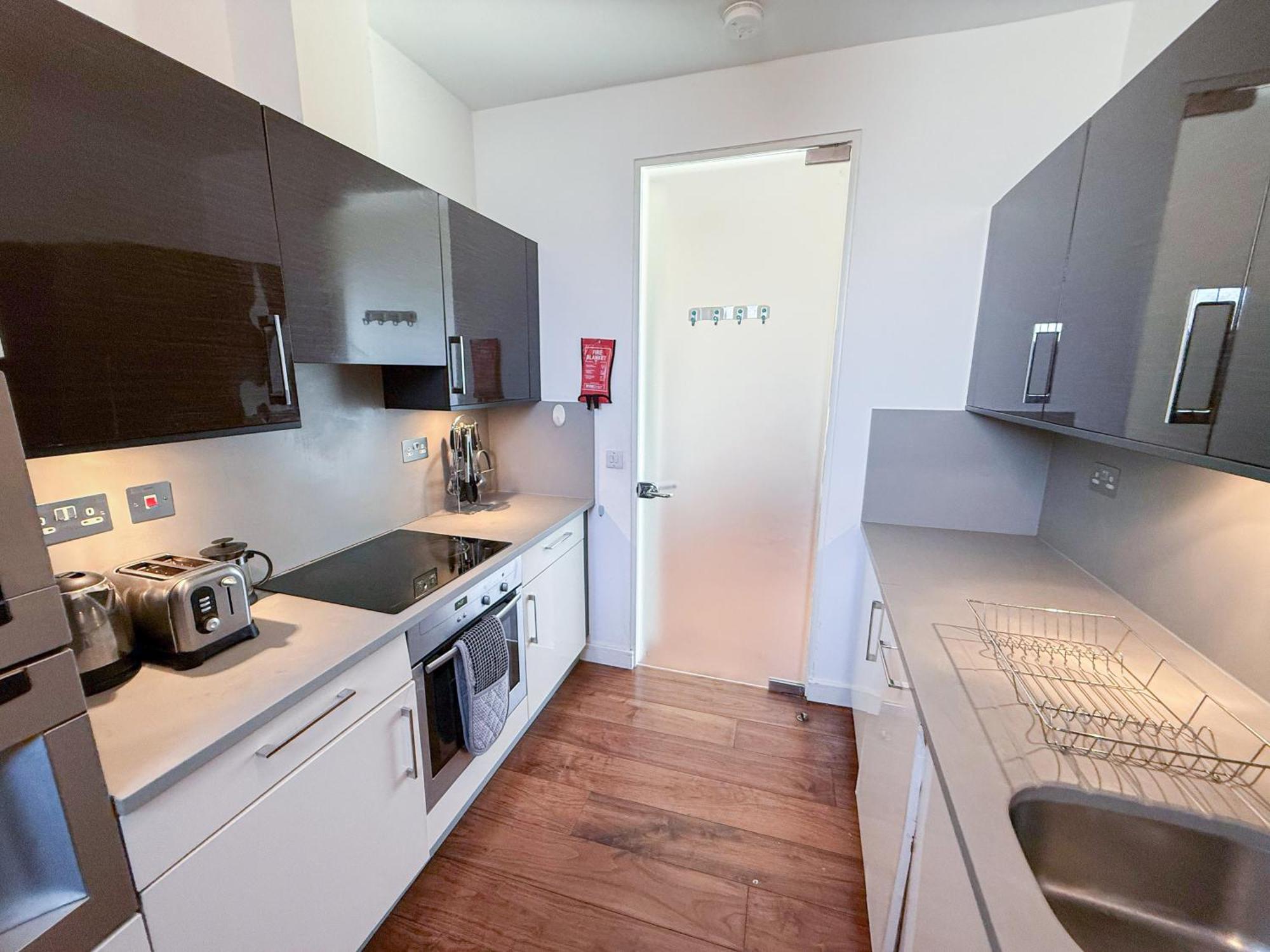 Ample 3-bedroom Flat With Lift In Kings Cross, Islington * London