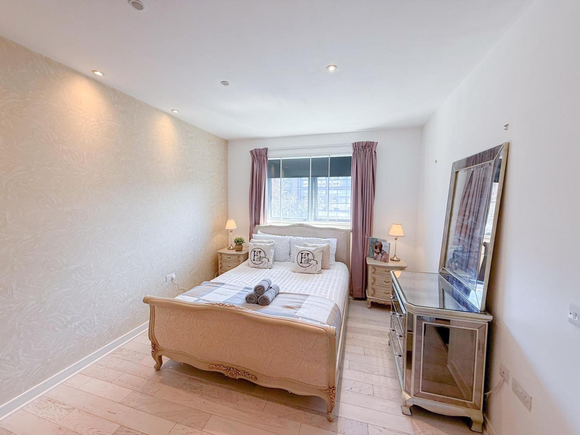 Ample 3-bedroom Flat With Lift In Kings Cross, Islington Apartment