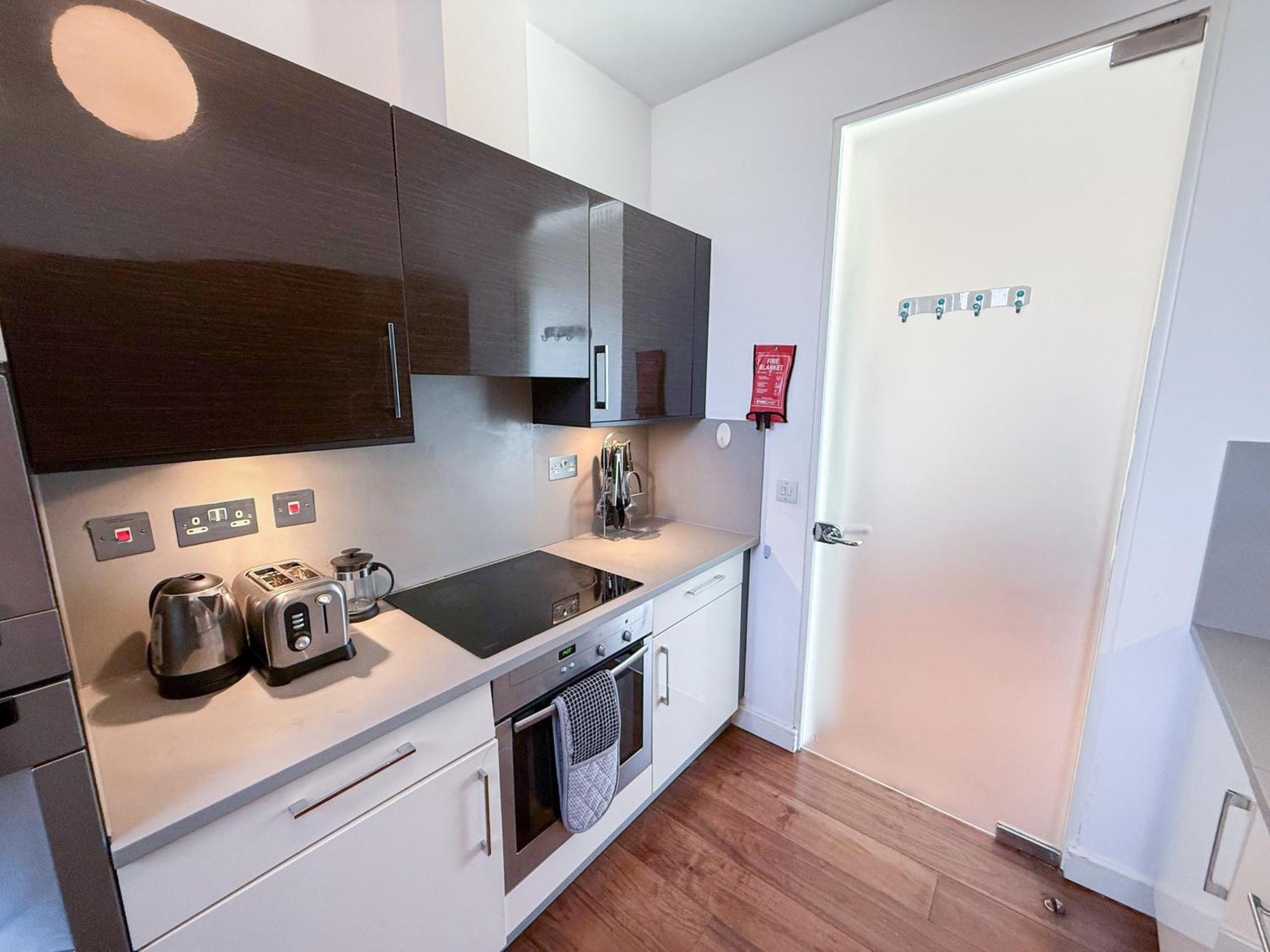 Apartment Ample 3-bedroom Flat With Lift In Kings Cross, Islington London