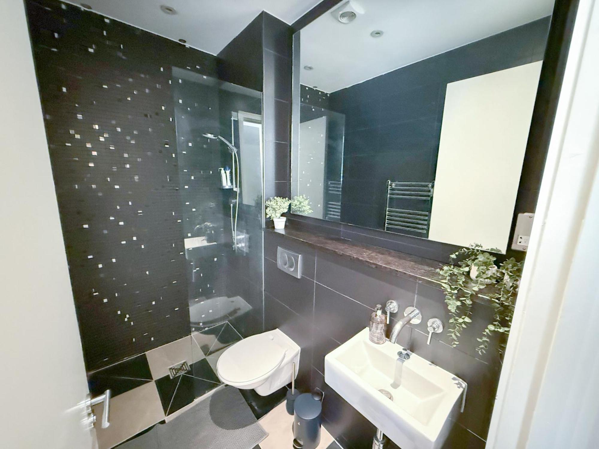 Ample 3-bedroom Flat With Lift In Kings Cross, Islington * London