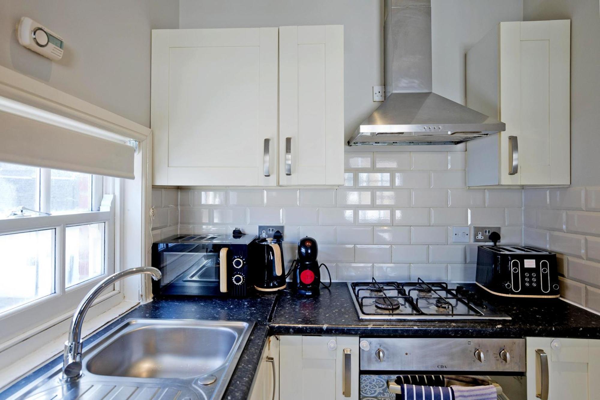 Imperial Barking Road Apartment *