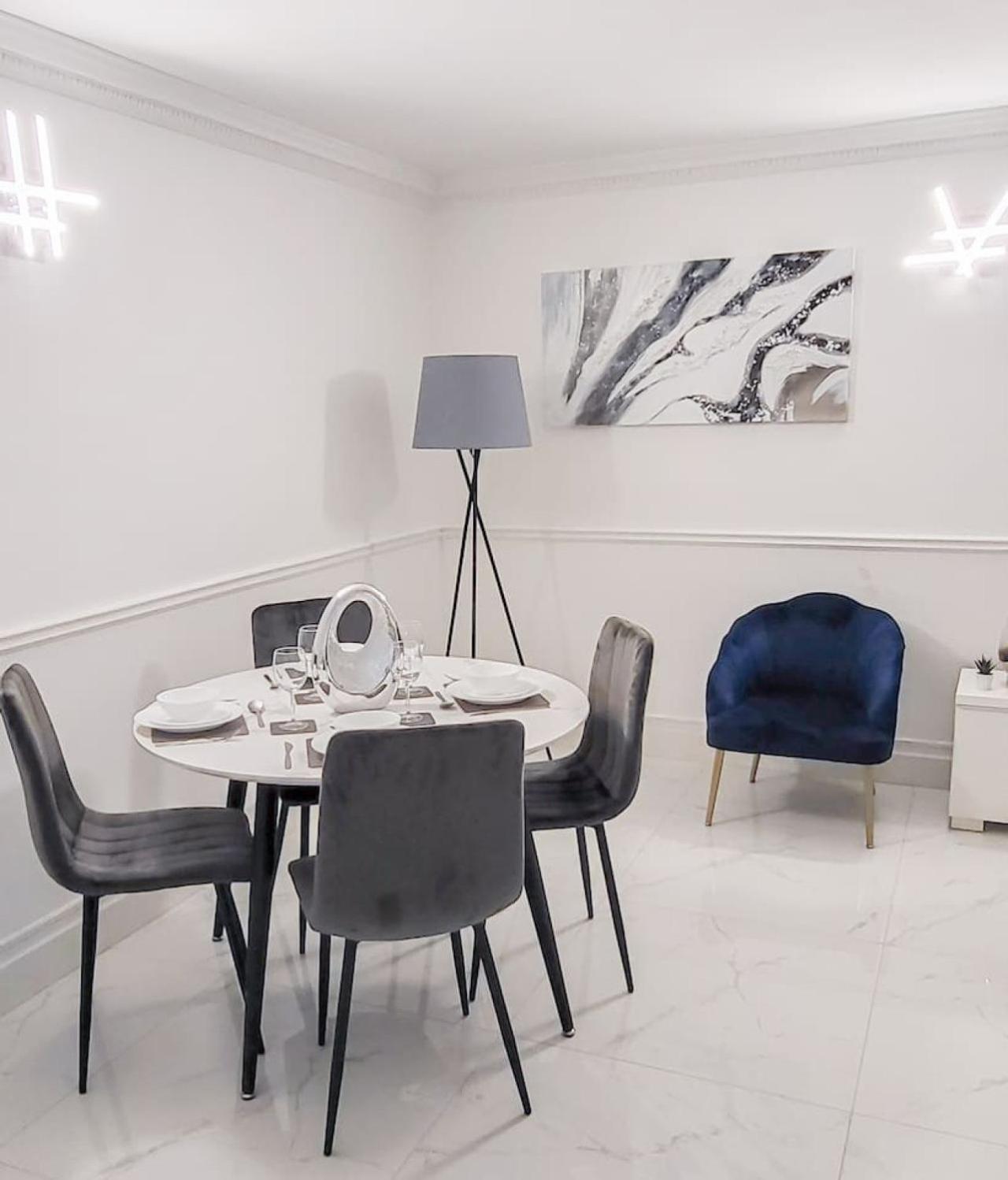 Holiday home Stunning 2 Bedroom In Canary Wharf