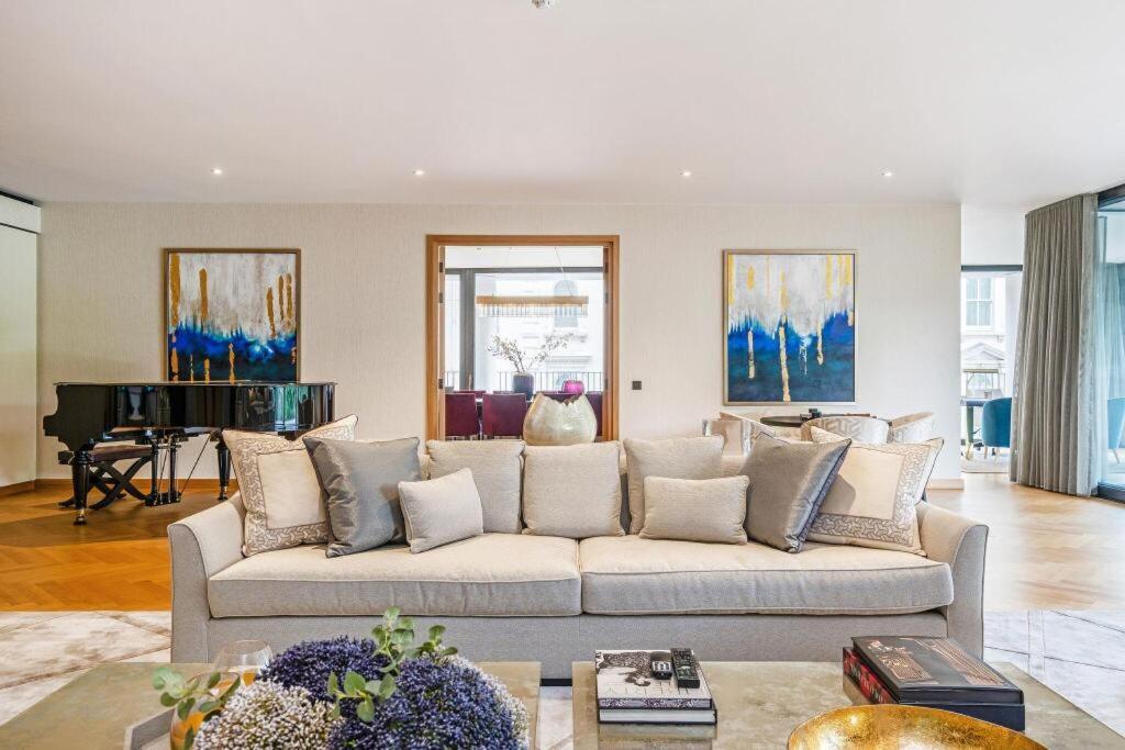 Luxury Flat With Access To Pool, And Gym Apartment London