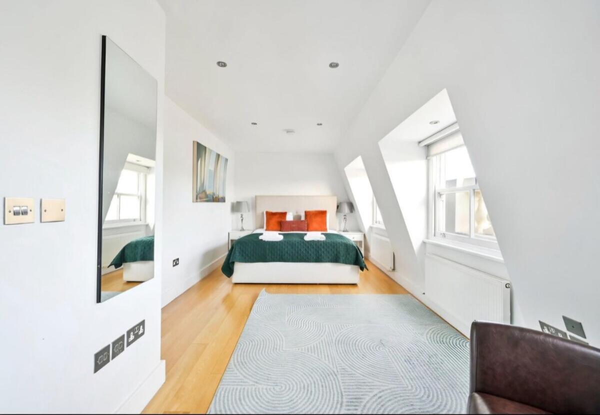 3 Bedrooms Penthouse In Queen's Gate Apartment