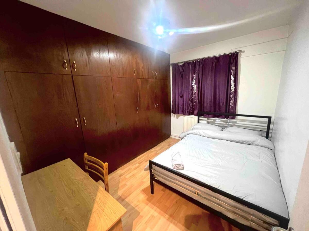 Homestay Edgware Road *