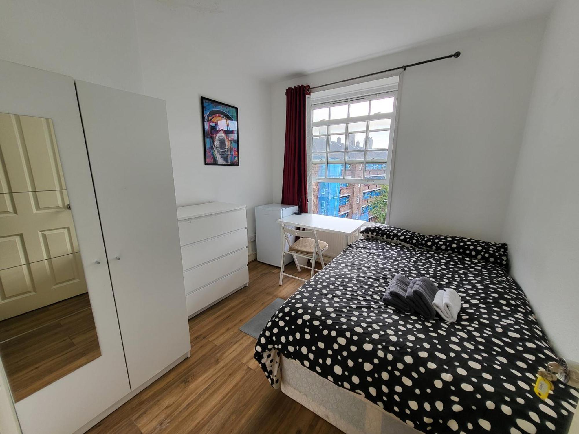 Marvellous For 8 People In Battersea - Zone 1, 3 Min Walking From The Main Station Appartement Londen