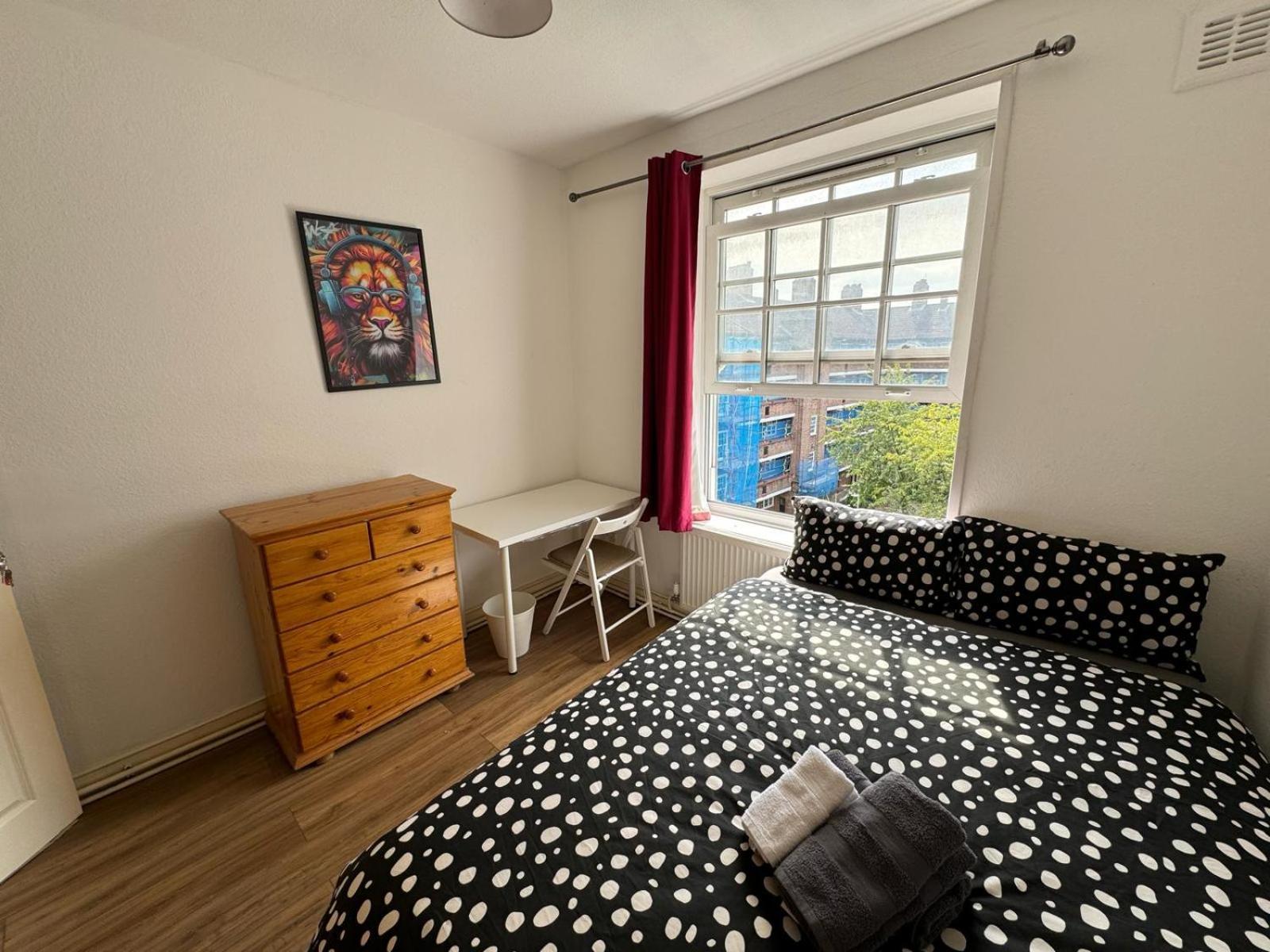 Marvellous For 8 People In Battersea - Zone 1, 3 Min Walking From The Main Station Appartement Londen