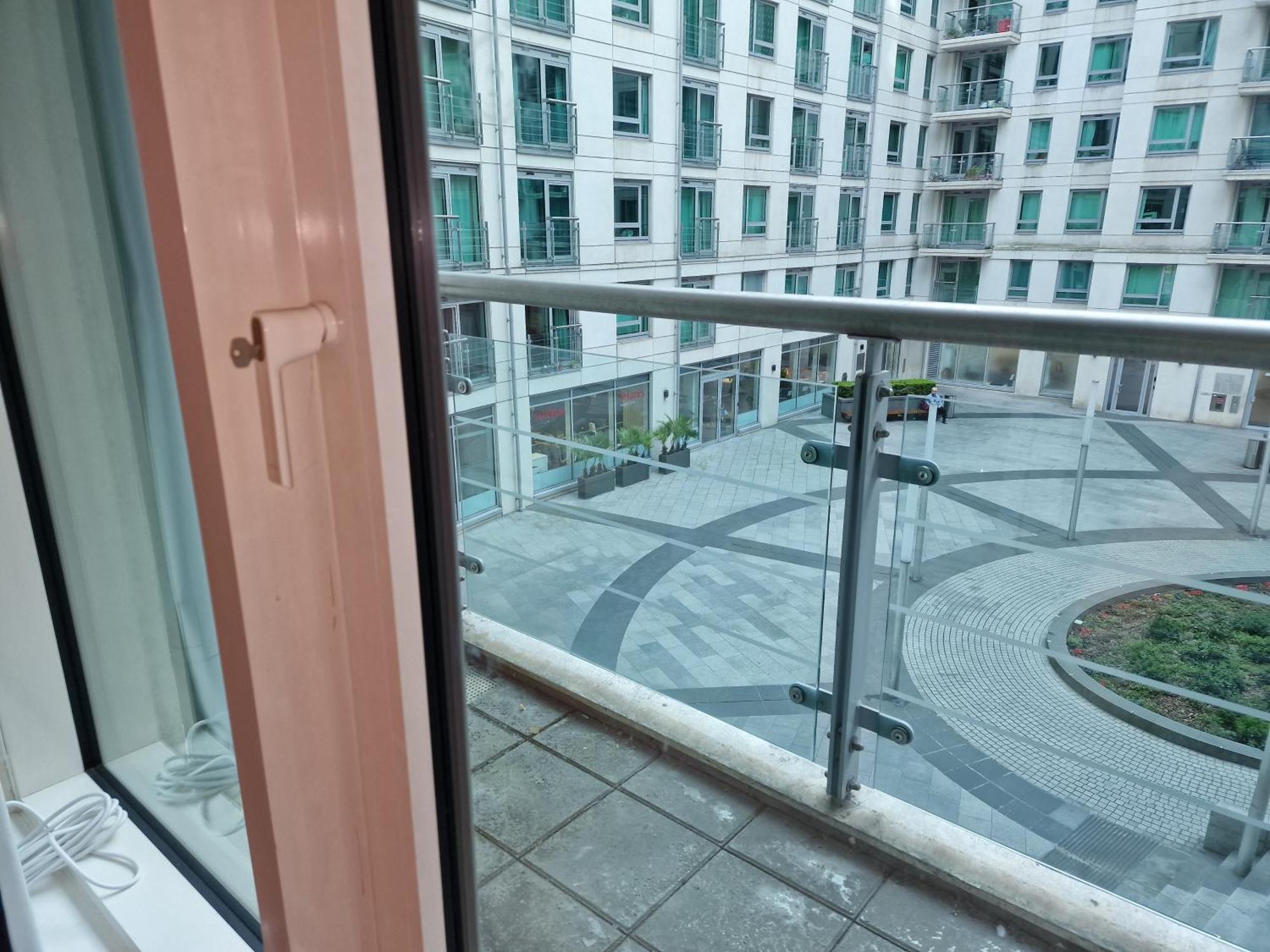 Deluxe Two-bedroom Vauxhall Apartment *