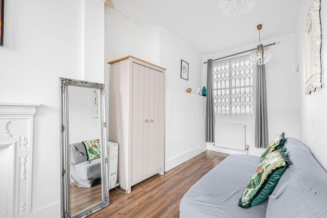 Tower Bridge Apartment