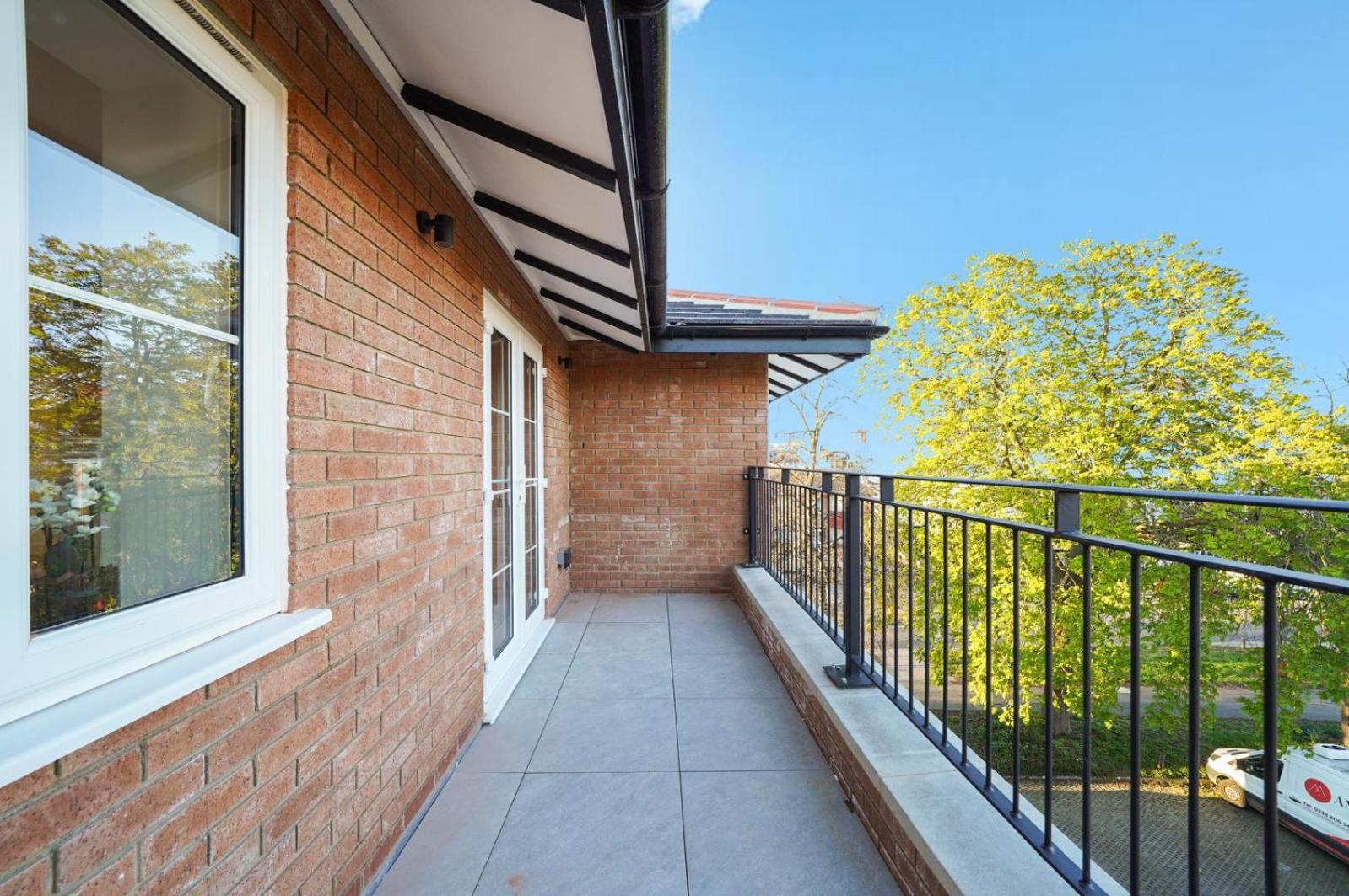 Hububb Beechwood Grove Apartment London