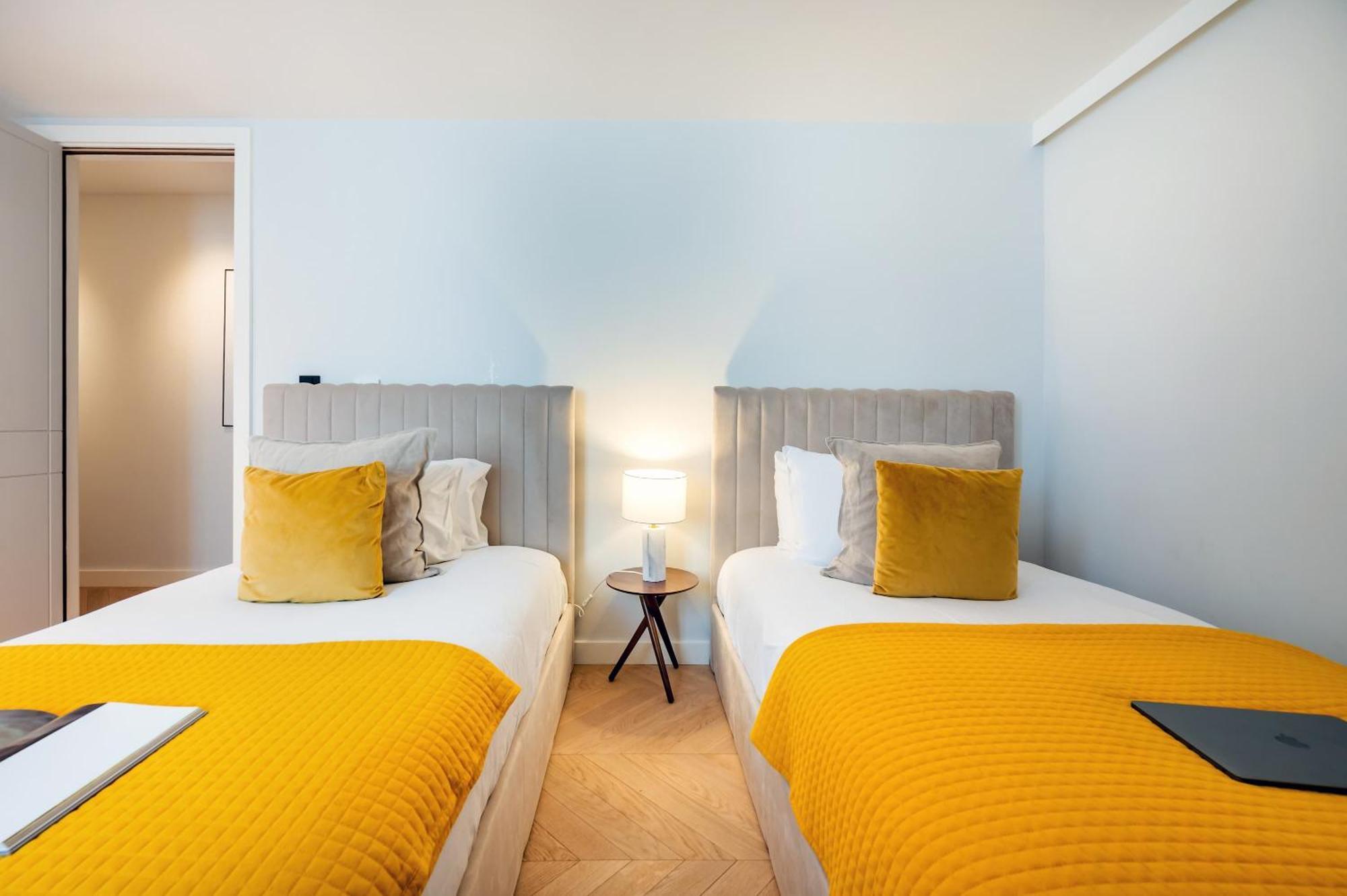 Fitzrovias 3 Bedroom 4 Bathroom Penthouse With Terrace Aircooling And Lift Apartment London
