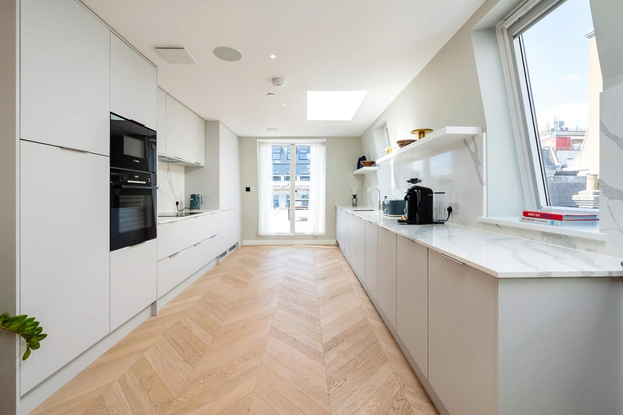 Fitzrovias 3 Bedroom 4 Bathroom Penthouse With Terrace Aircooling And Lift Apartment