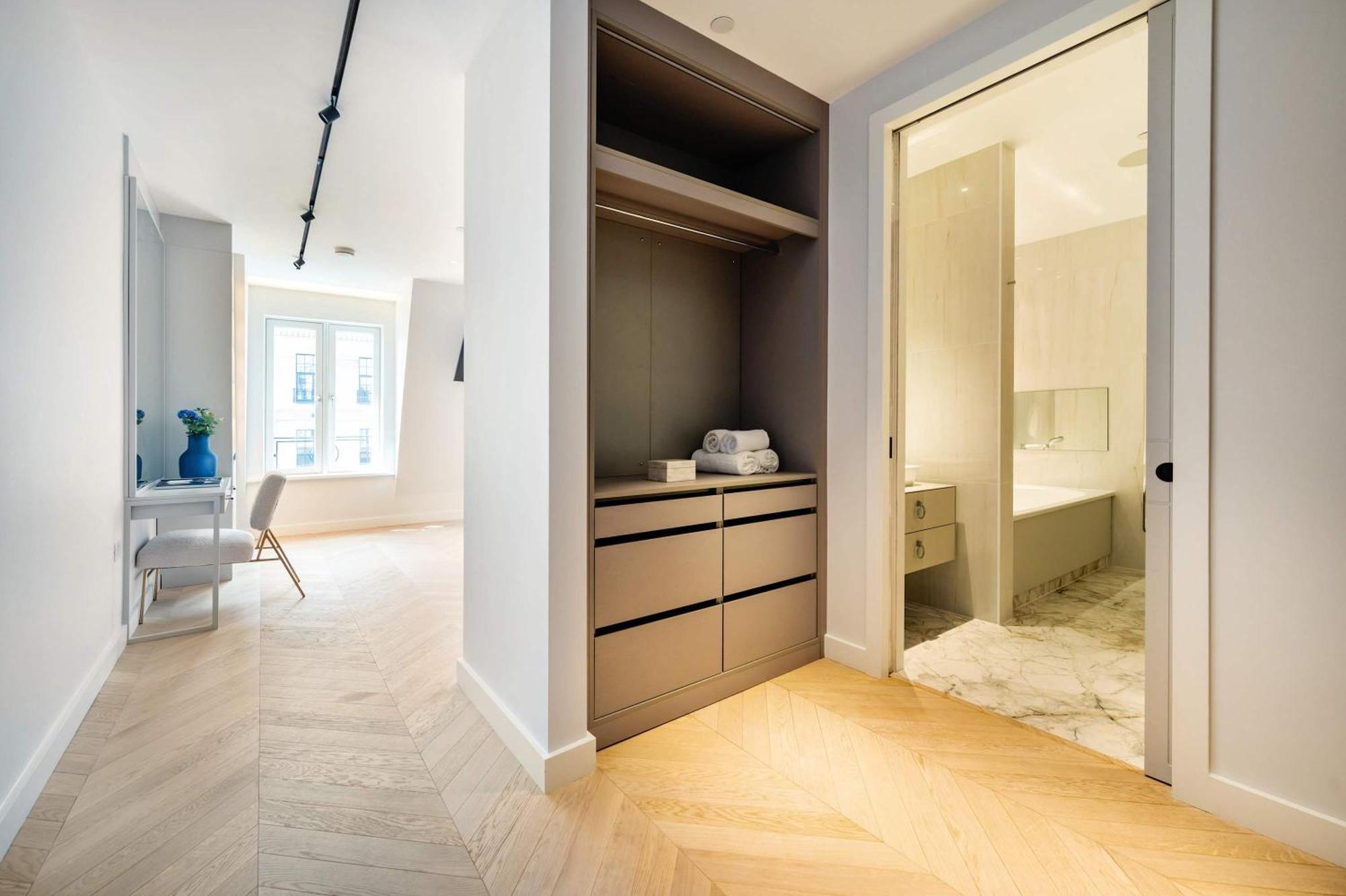 Fitzrovias 3 Bedroom 4 Bathroom Penthouse With Terrace Aircooling And Lift Apartment *