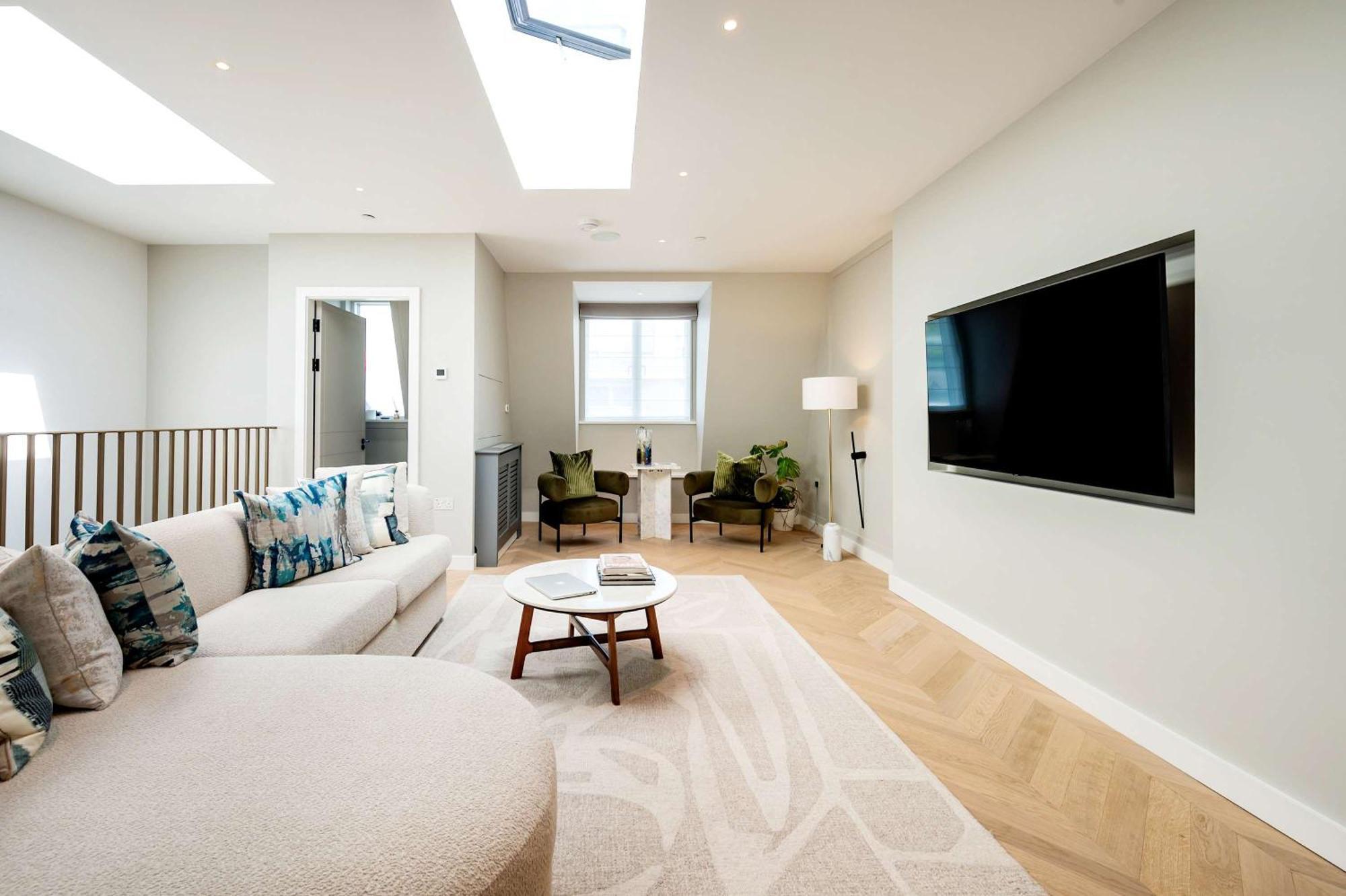 Fitzrovias 3 Bedroom 4 Bathroom Penthouse With Terrace Aircooling And Lift London
