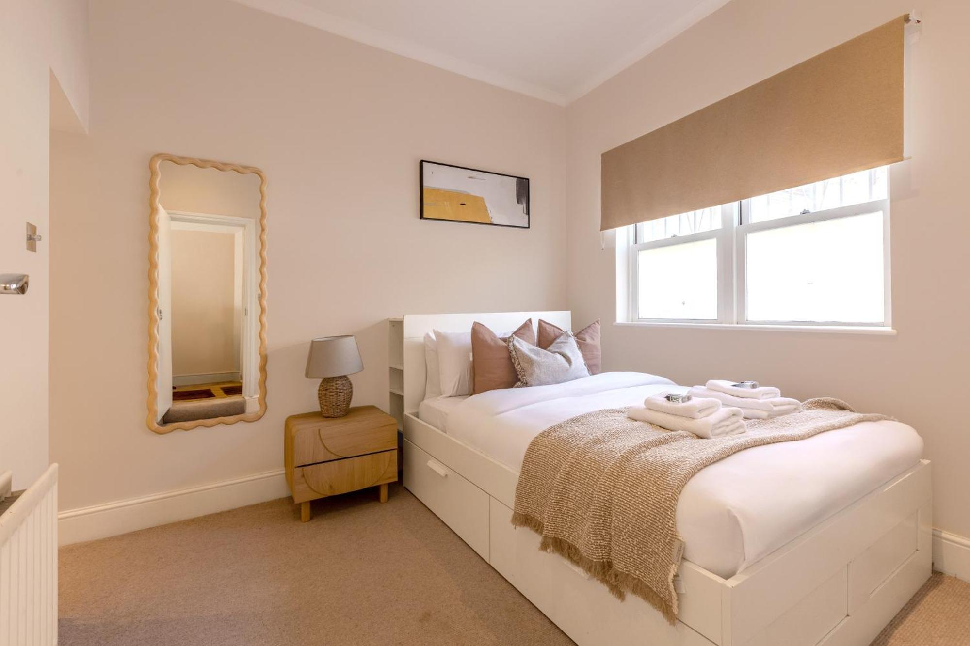 Normand Gardens, Greyhound Road, W14 9sb London