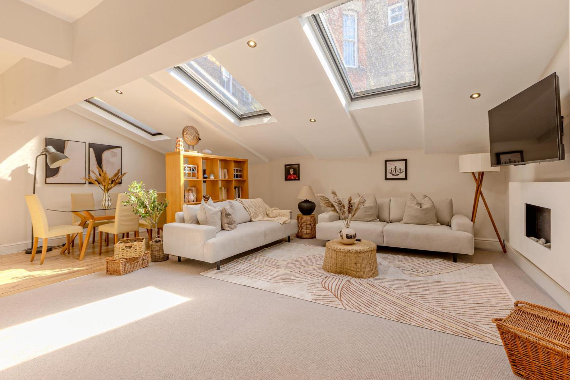 Normand Gardens, Greyhound Road, W14 9sb Apartment