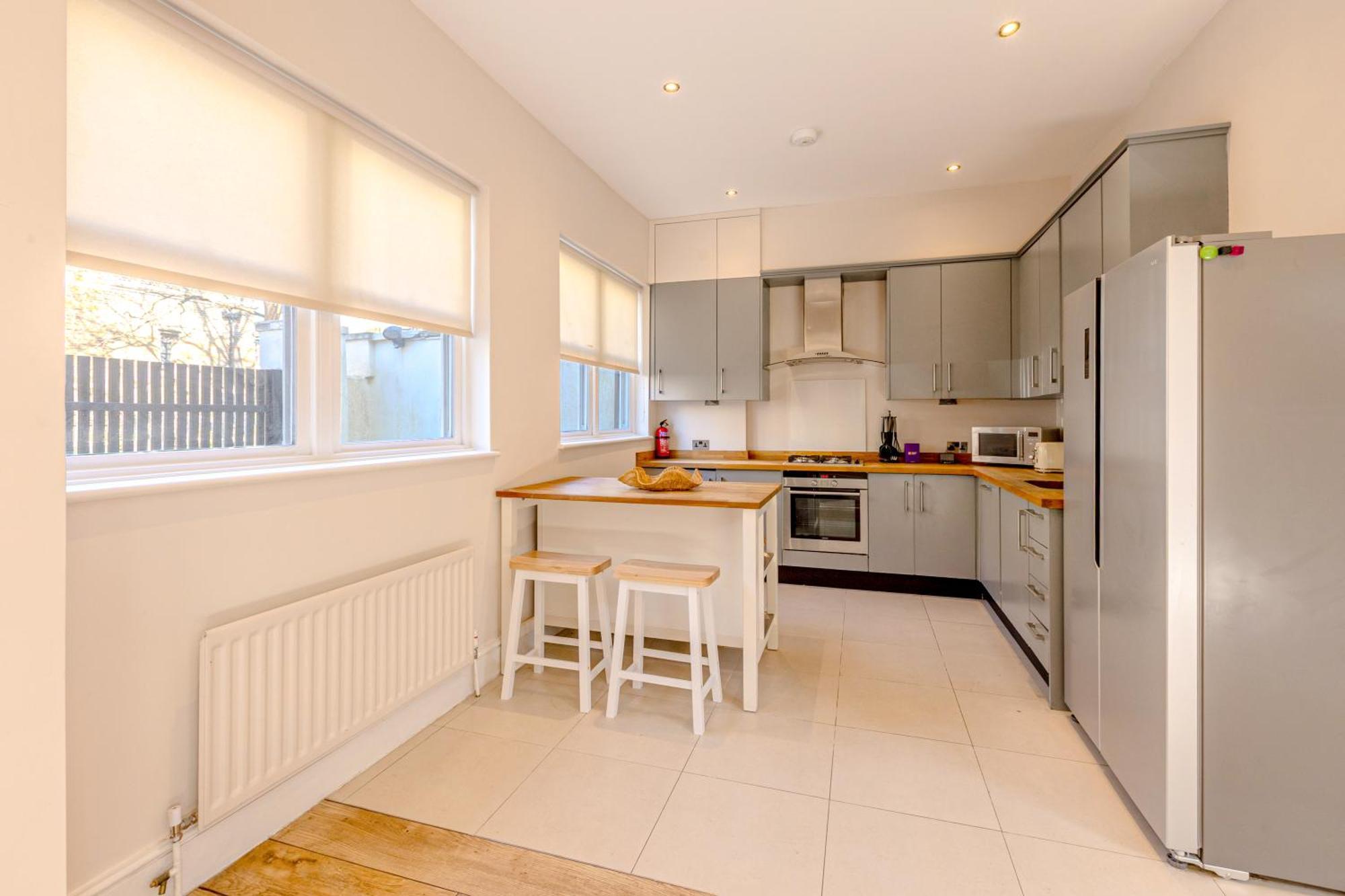 Normand Gardens, Greyhound Road, W14 9sb Apartment *