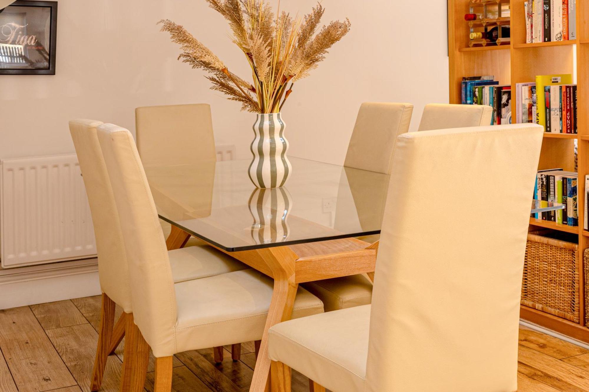 Normand Gardens, Greyhound Road, W14 9sb London