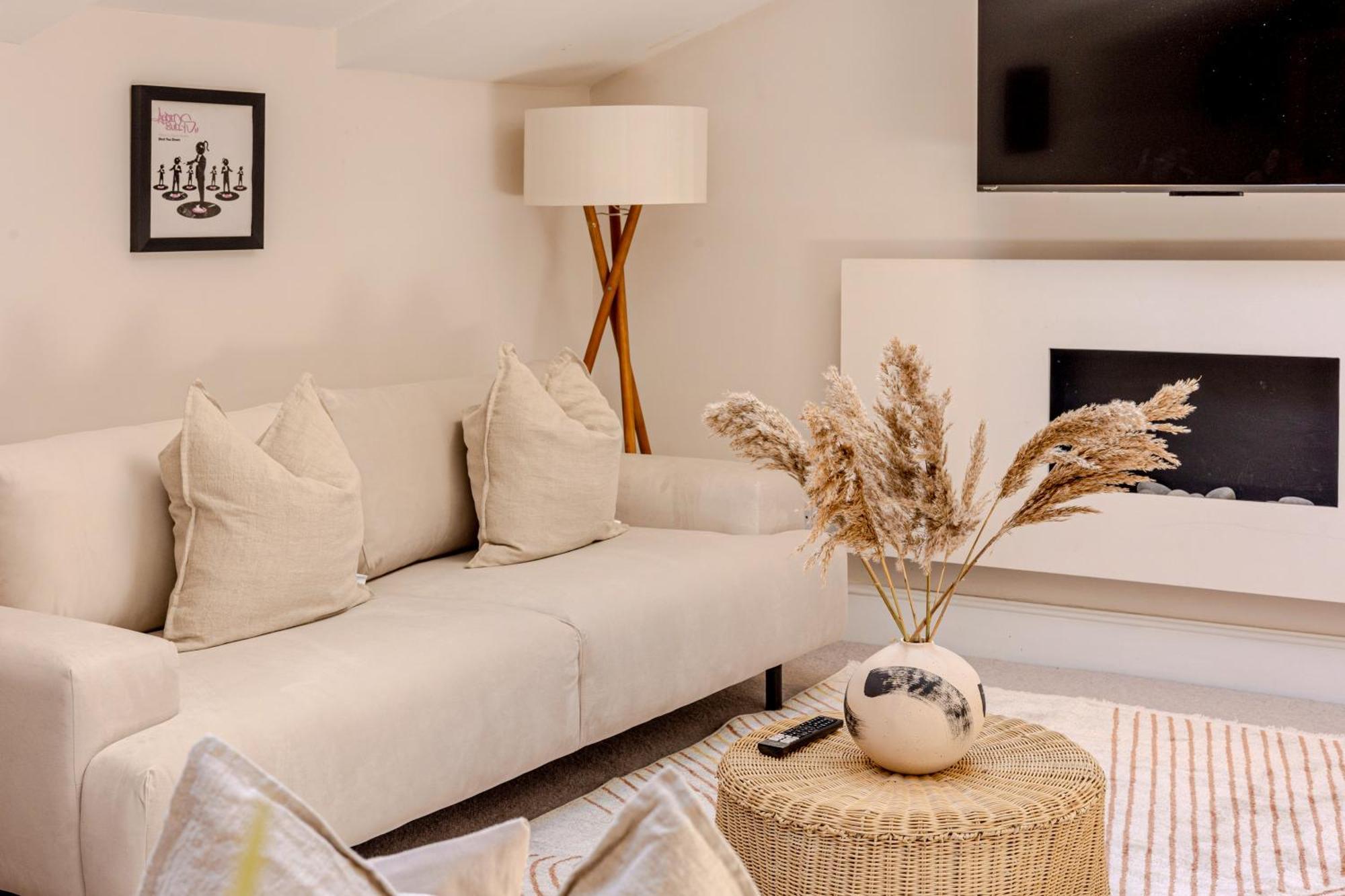 Normand Gardens, Greyhound Road, W14 9sb * London