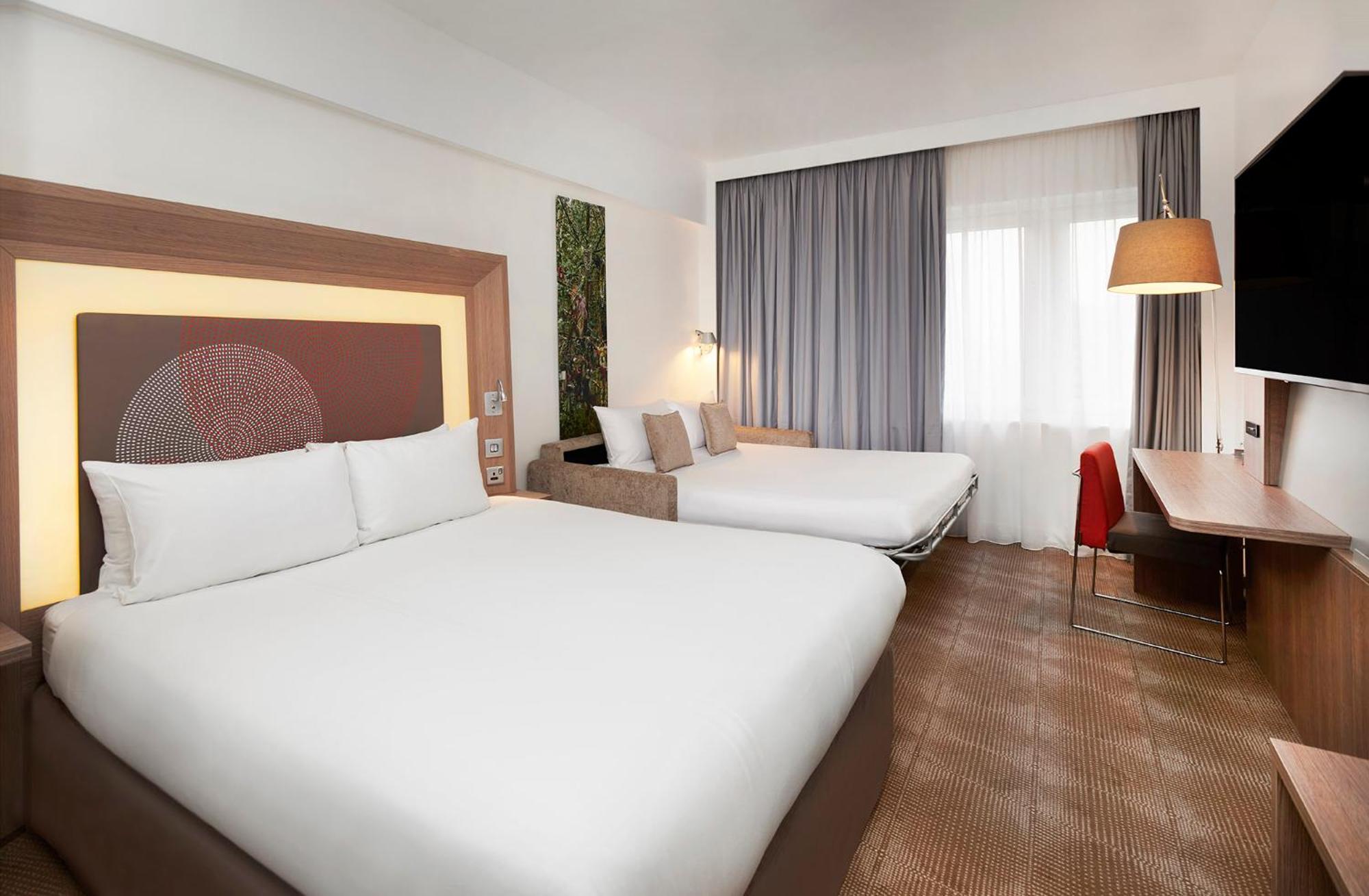 Novotel West Hotel 4*