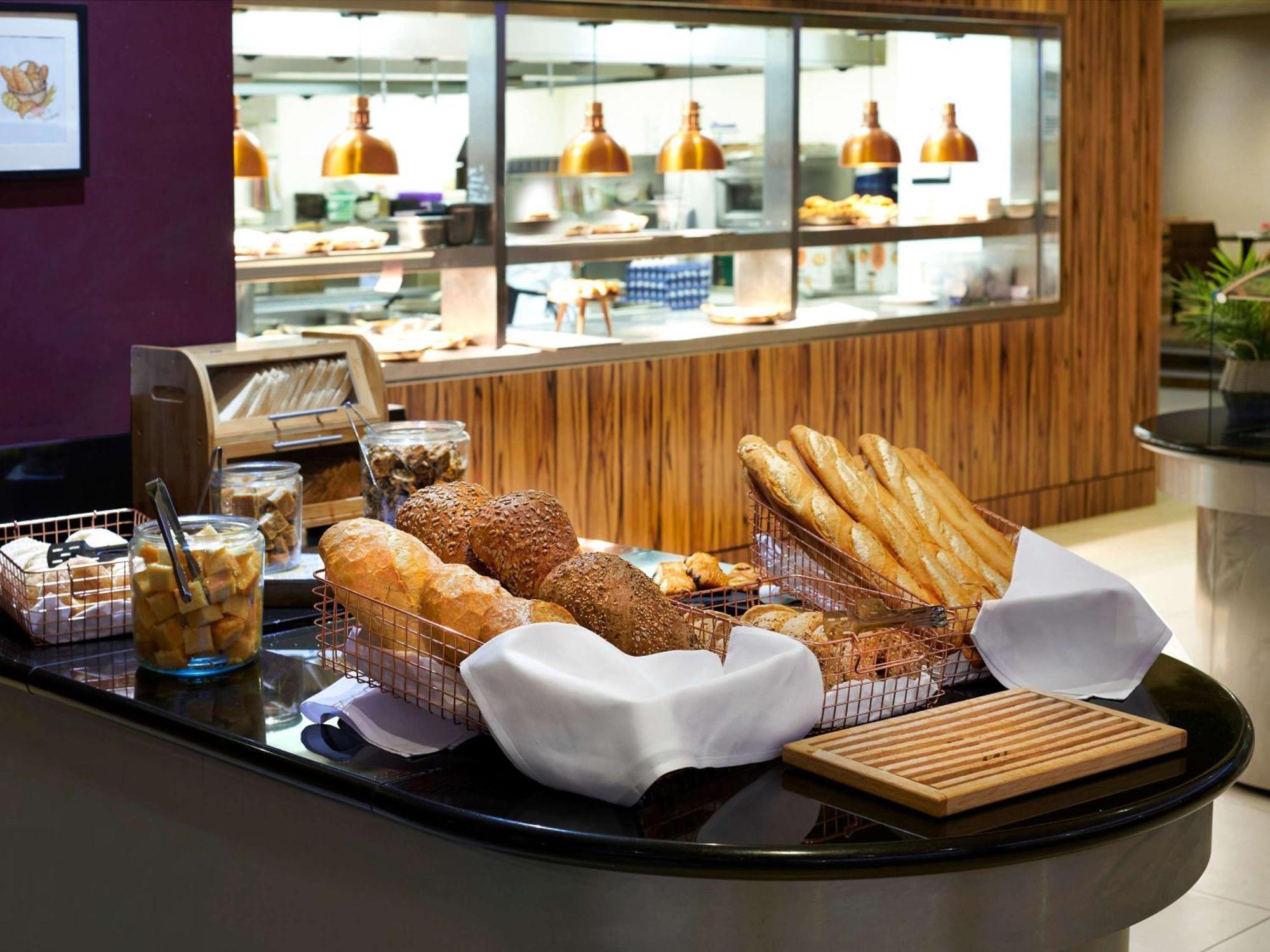 Novotel West 4*