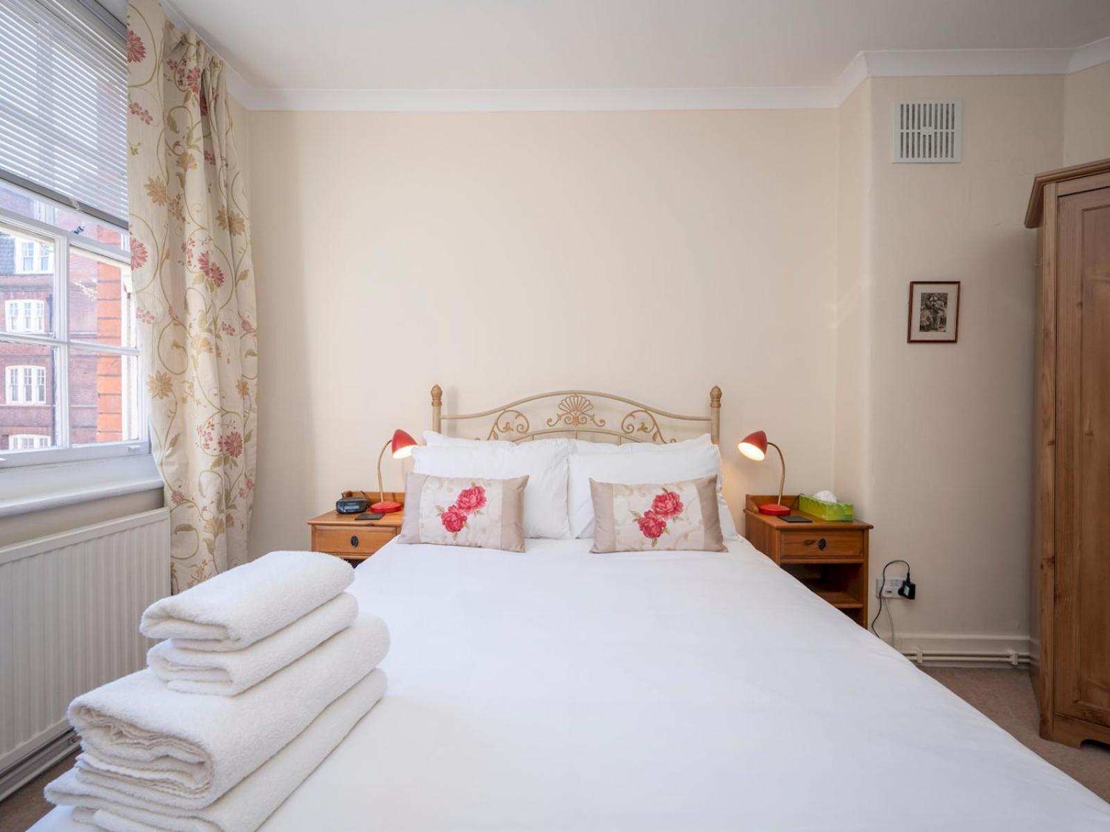 Elegant Bloomsbury Flat In Historic Pass The Keys Apartment *