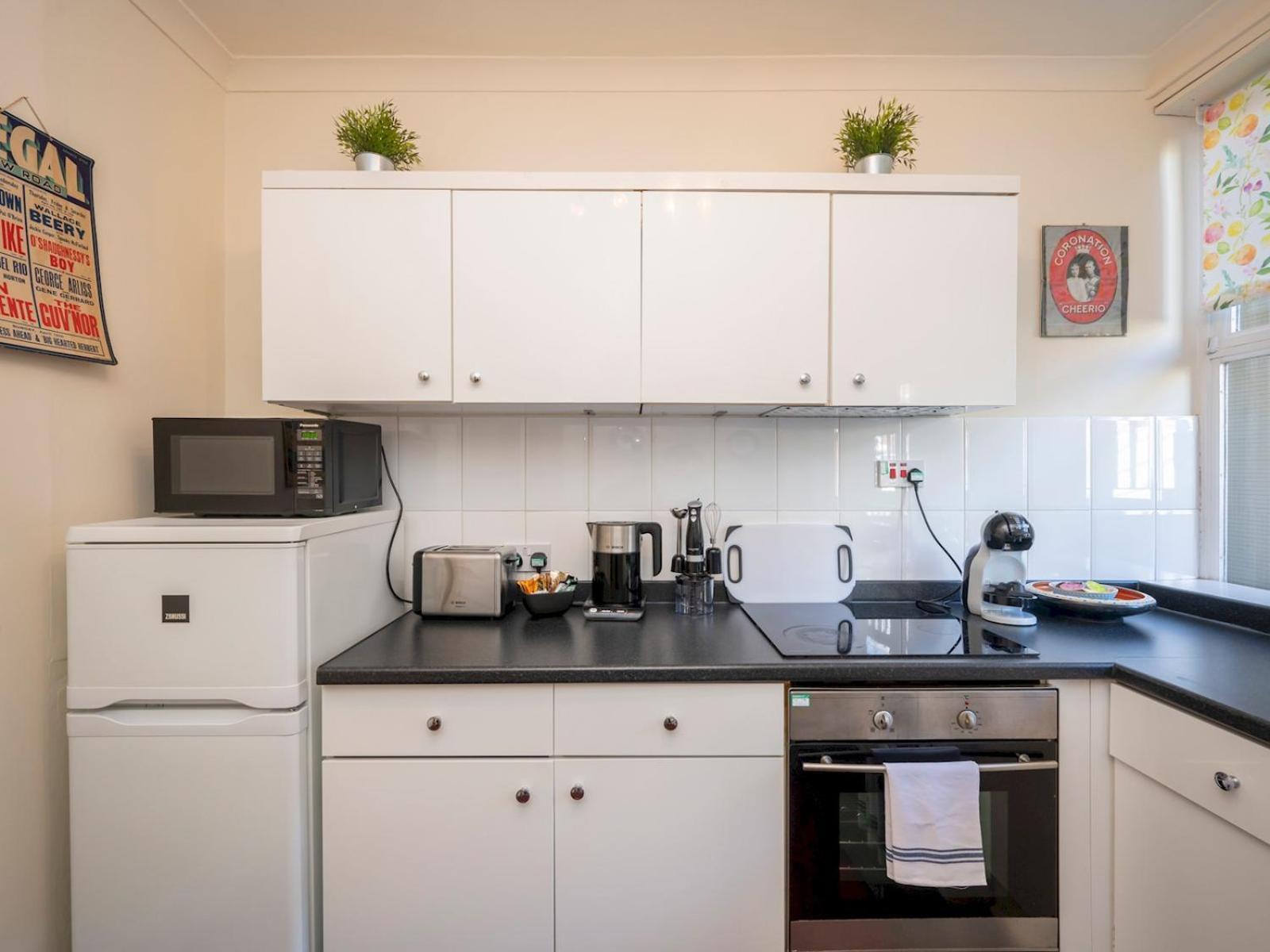 Elegant Bloomsbury Flat In Historic Pass The Keys