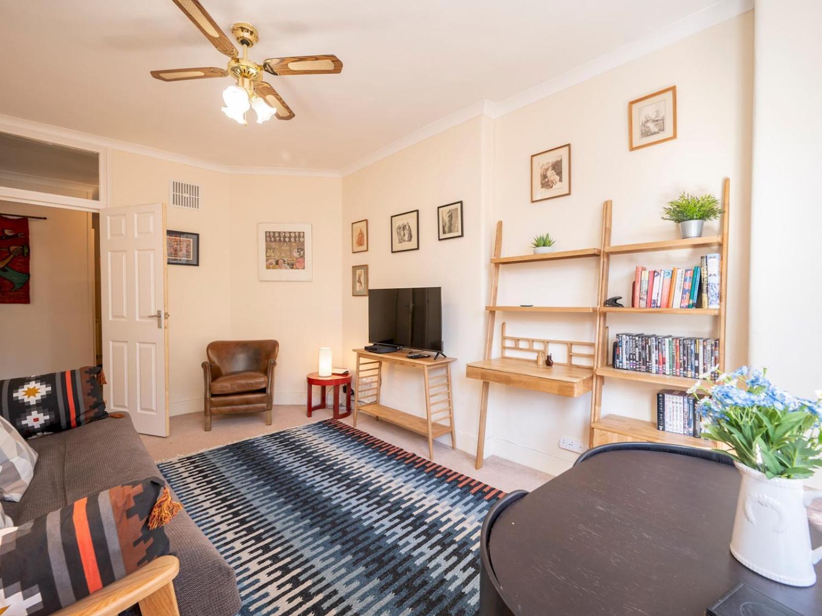 Elegant Bloomsbury Flat In Historic Pass The Keys Apartment *