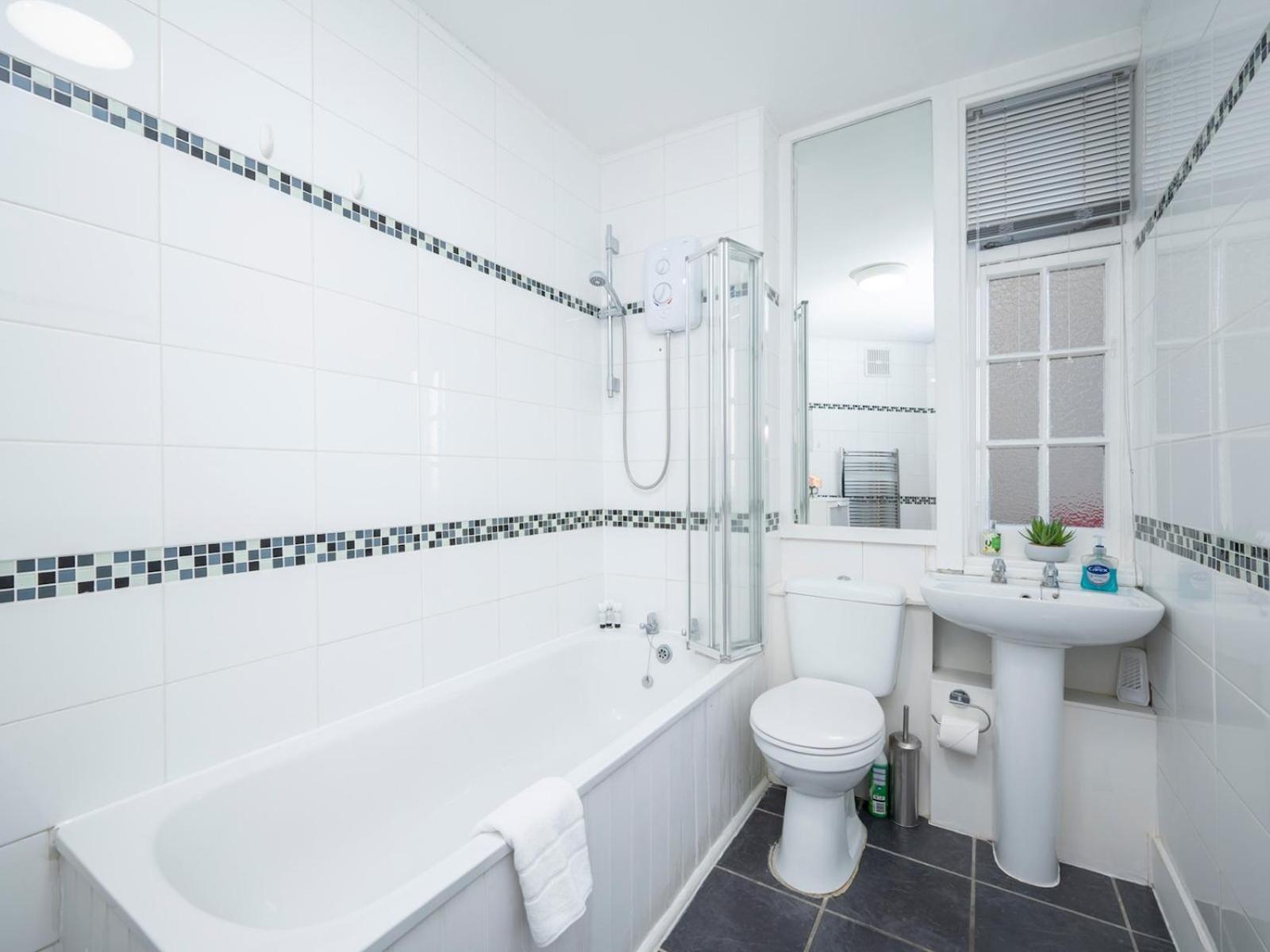 Elegant Bloomsbury Flat In Historic Pass The Keys * London