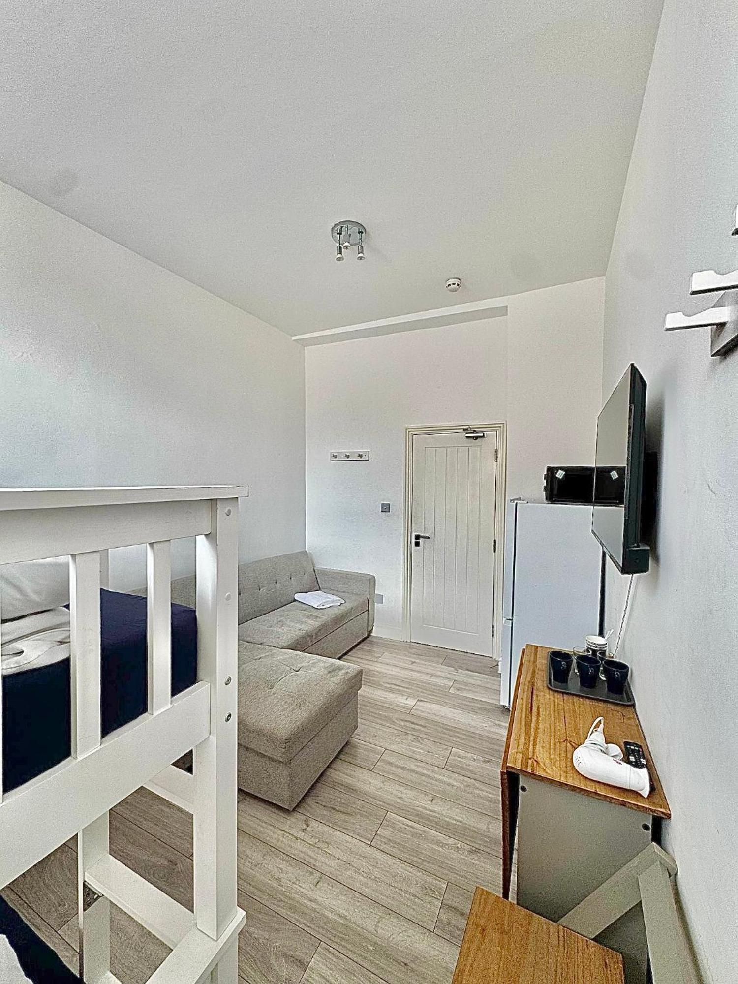 Willesden Guest house *
