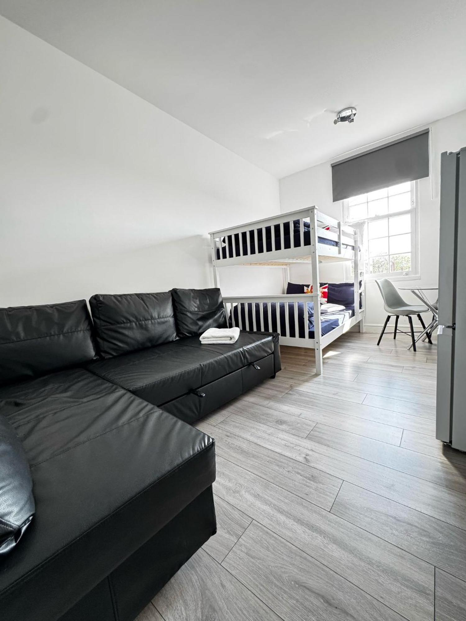 Willesden Guest house *